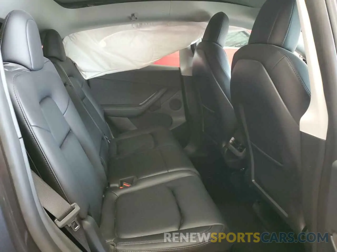 11 Photograph of a damaged car 7SAYGAEEXNF429618 TESLA MODEL Y 2022