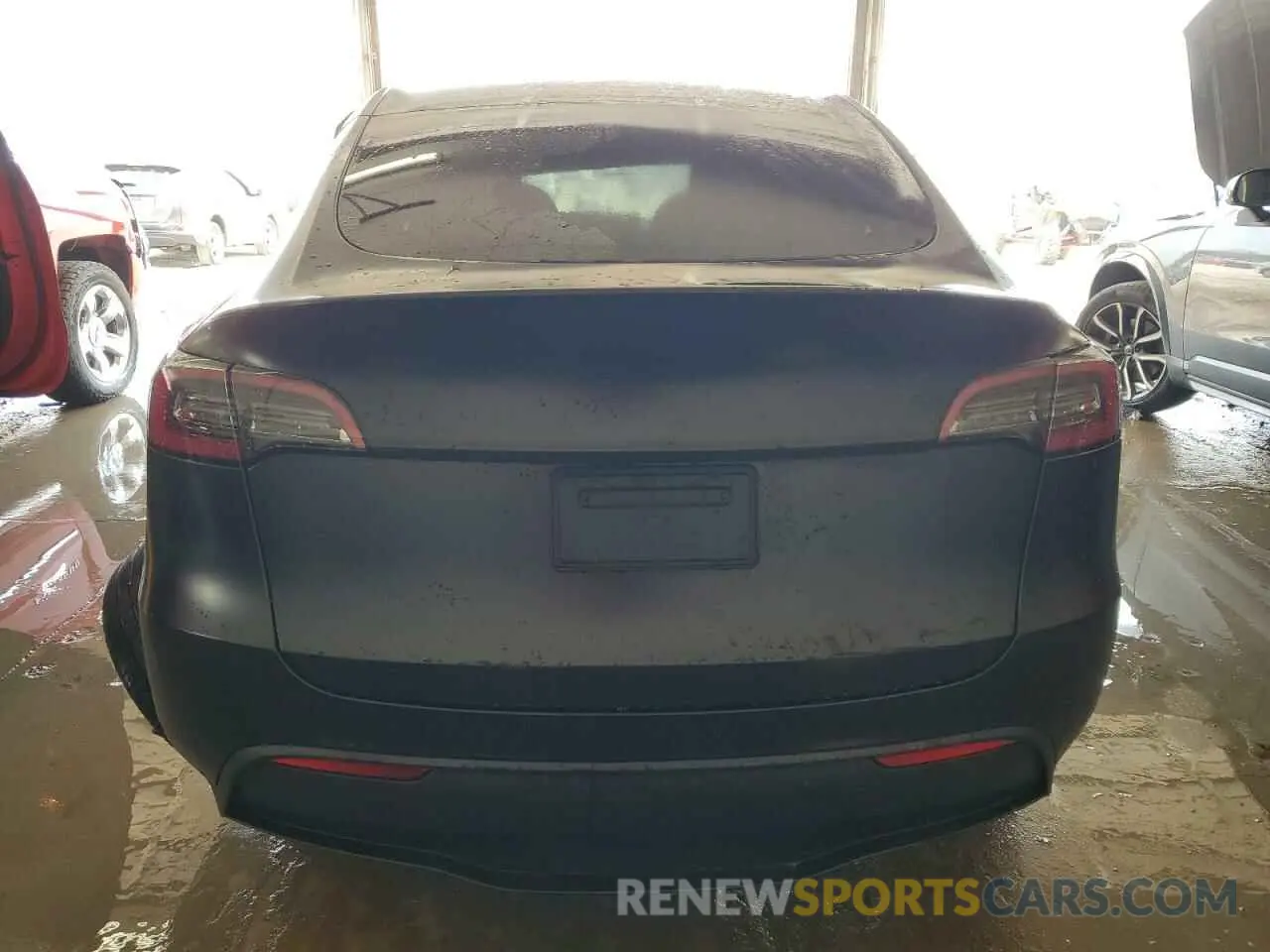 6 Photograph of a damaged car 7SAYGAEEXNF429618 TESLA MODEL Y 2022