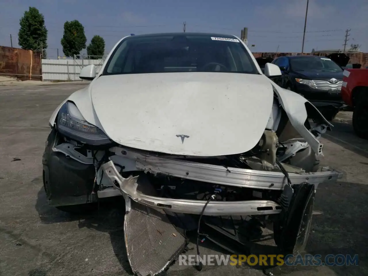 5 Photograph of a damaged car 7SAYGAEEXNF489673 TESLA MODEL Y 2022