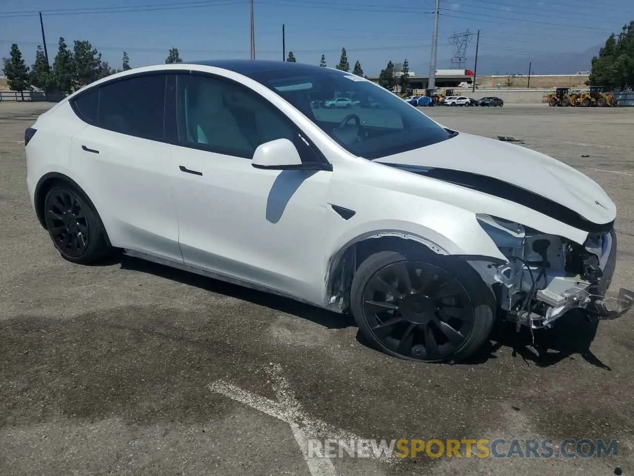 4 Photograph of a damaged car 7SAYGAEEXNF515978 TESLA MODEL Y 2022