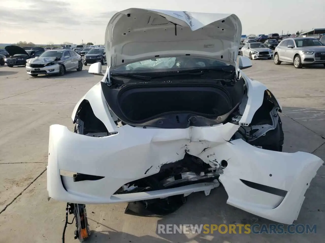 5 Photograph of a damaged car 7SAYGAEEXNF519092 TESLA MODEL Y 2022