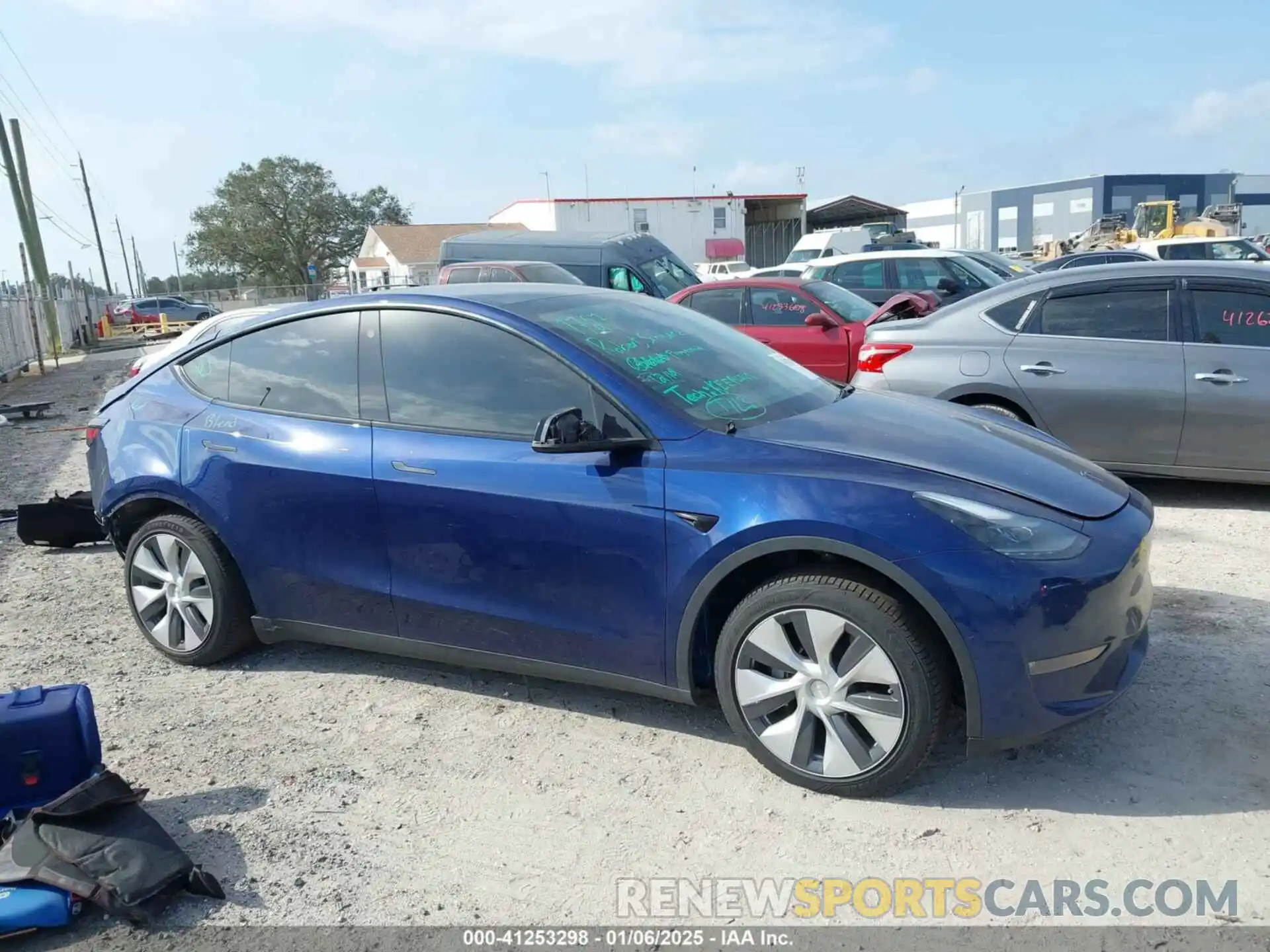 13 Photograph of a damaged car 7SAYGAEEXNF531436 TESLA MODEL Y 2022