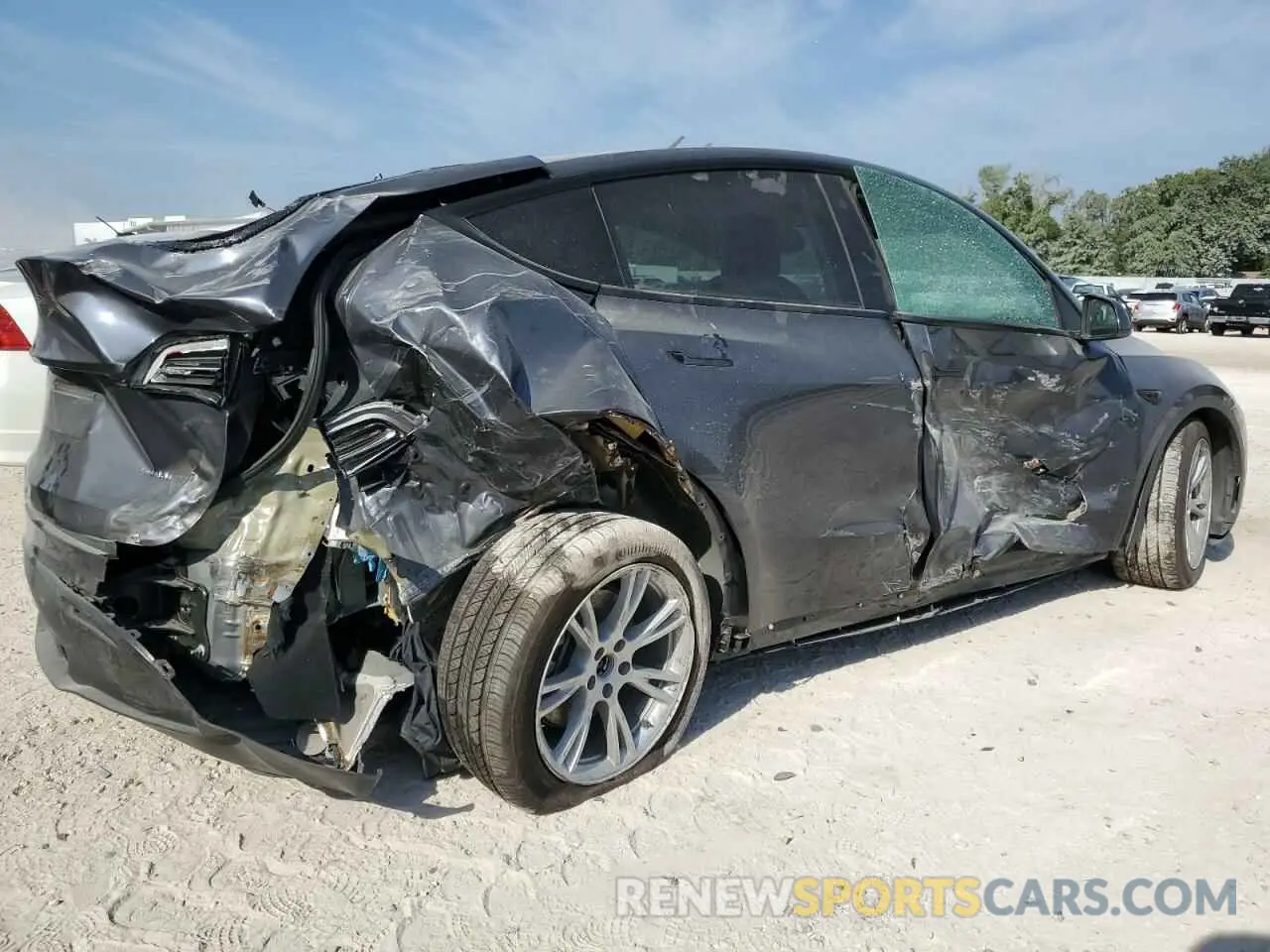 3 Photograph of a damaged car 7SAYGDEE0NA005699 TESLA MODEL Y 2022