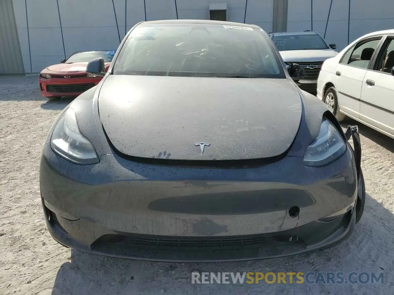 5 Photograph of a damaged car 7SAYGDEE0NA005699 TESLA MODEL Y 2022