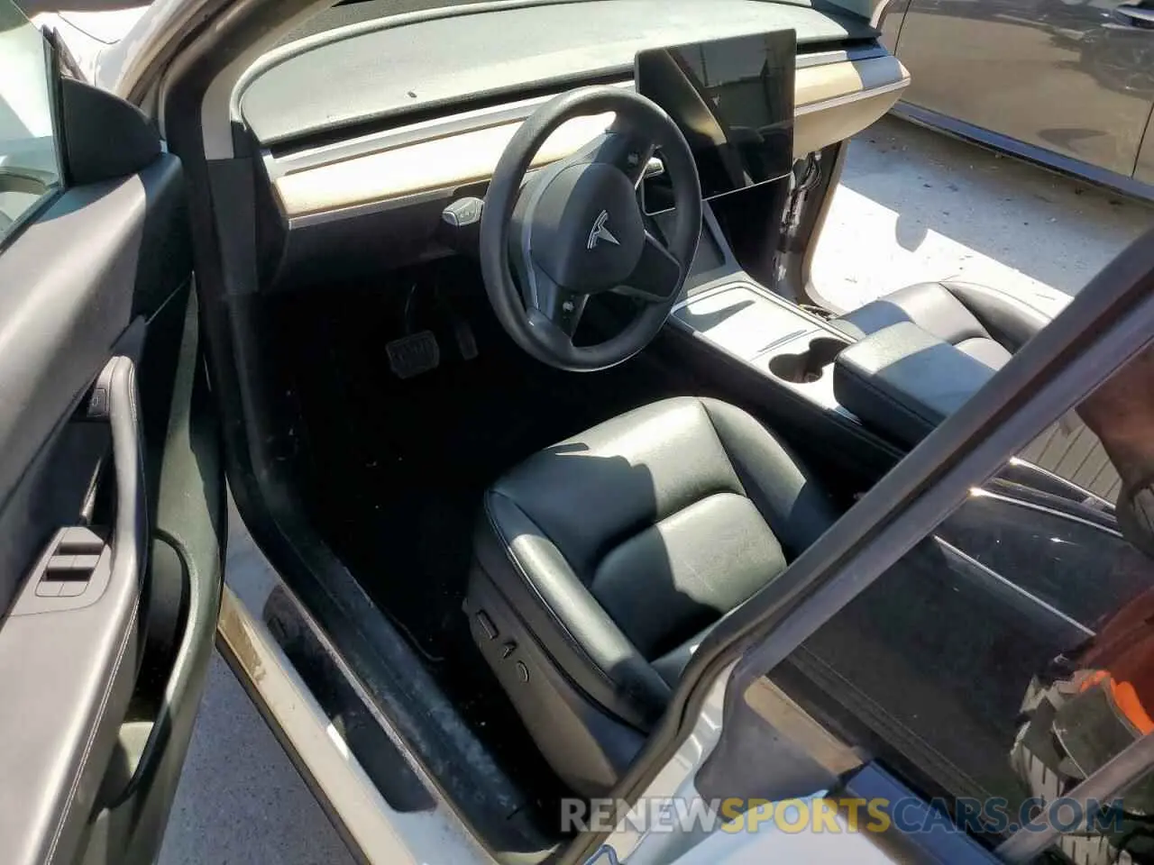 8 Photograph of a damaged car 7SAYGDEE0NA009994 TESLA MODEL Y 2022