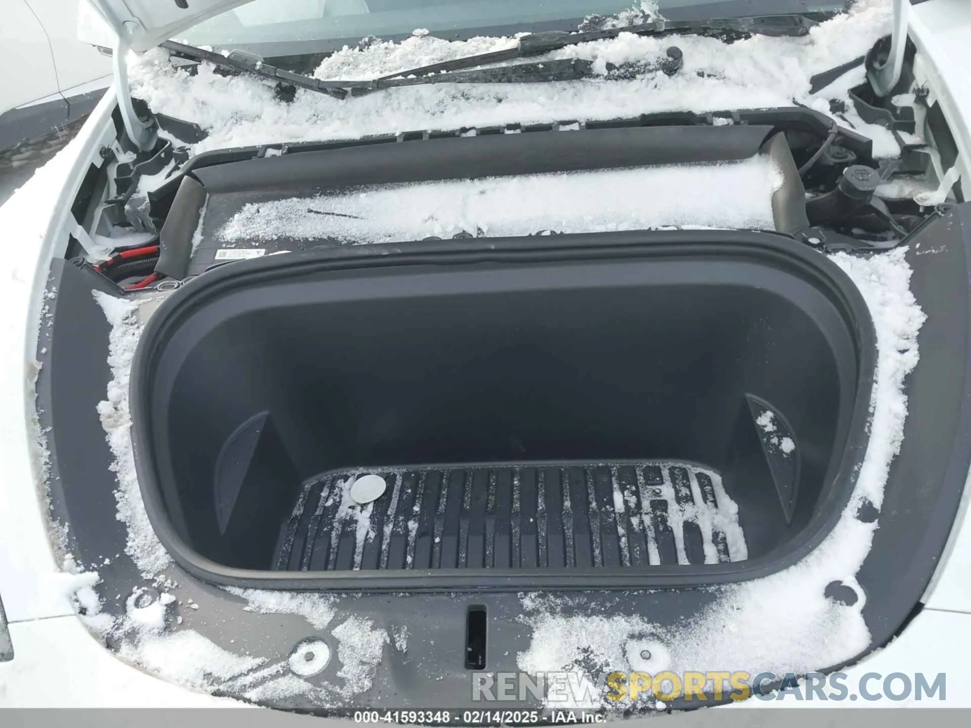 10 Photograph of a damaged car 7SAYGDEE0NA012006 TESLA MODEL Y 2022