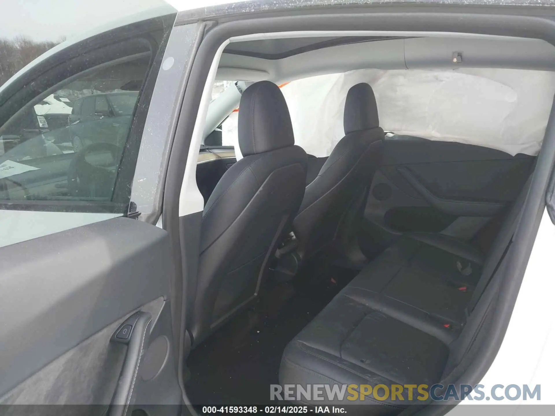 8 Photograph of a damaged car 7SAYGDEE0NA012006 TESLA MODEL Y 2022
