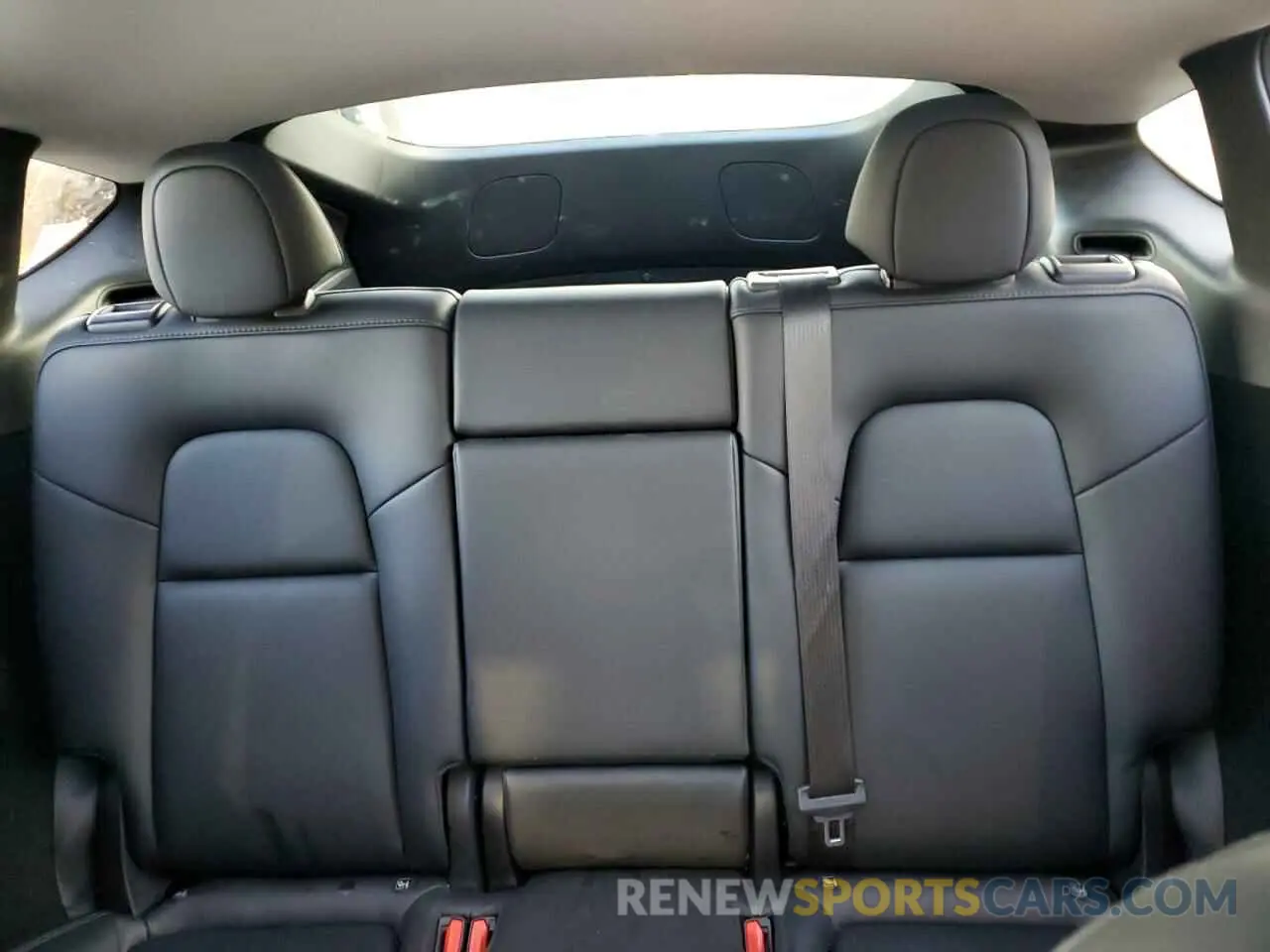 10 Photograph of a damaged car 7SAYGDEE0NA015133 TESLA MODEL Y 2022
