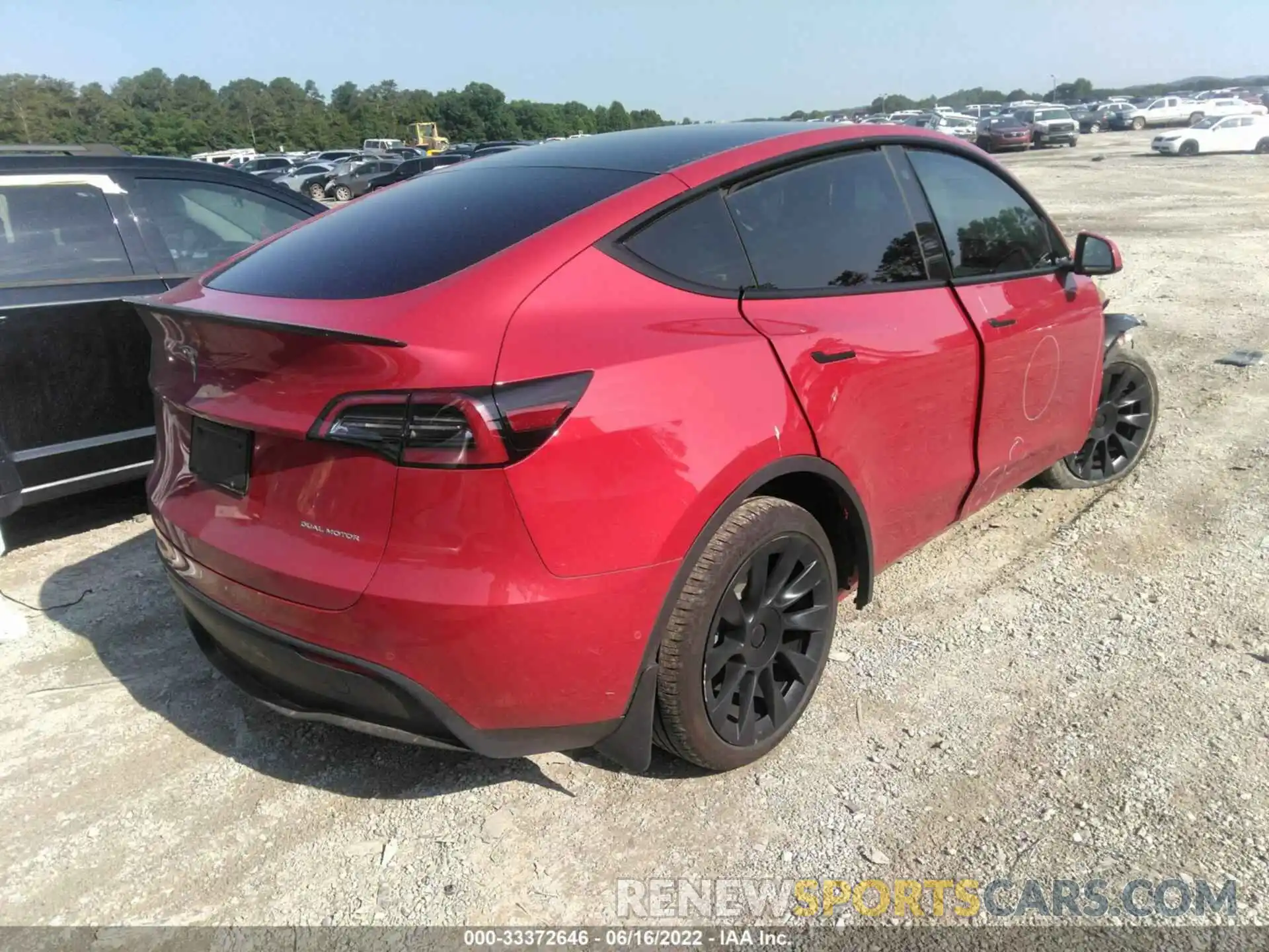 4 Photograph of a damaged car 7SAYGDEE0NF313071 TESLA MODEL Y 2022