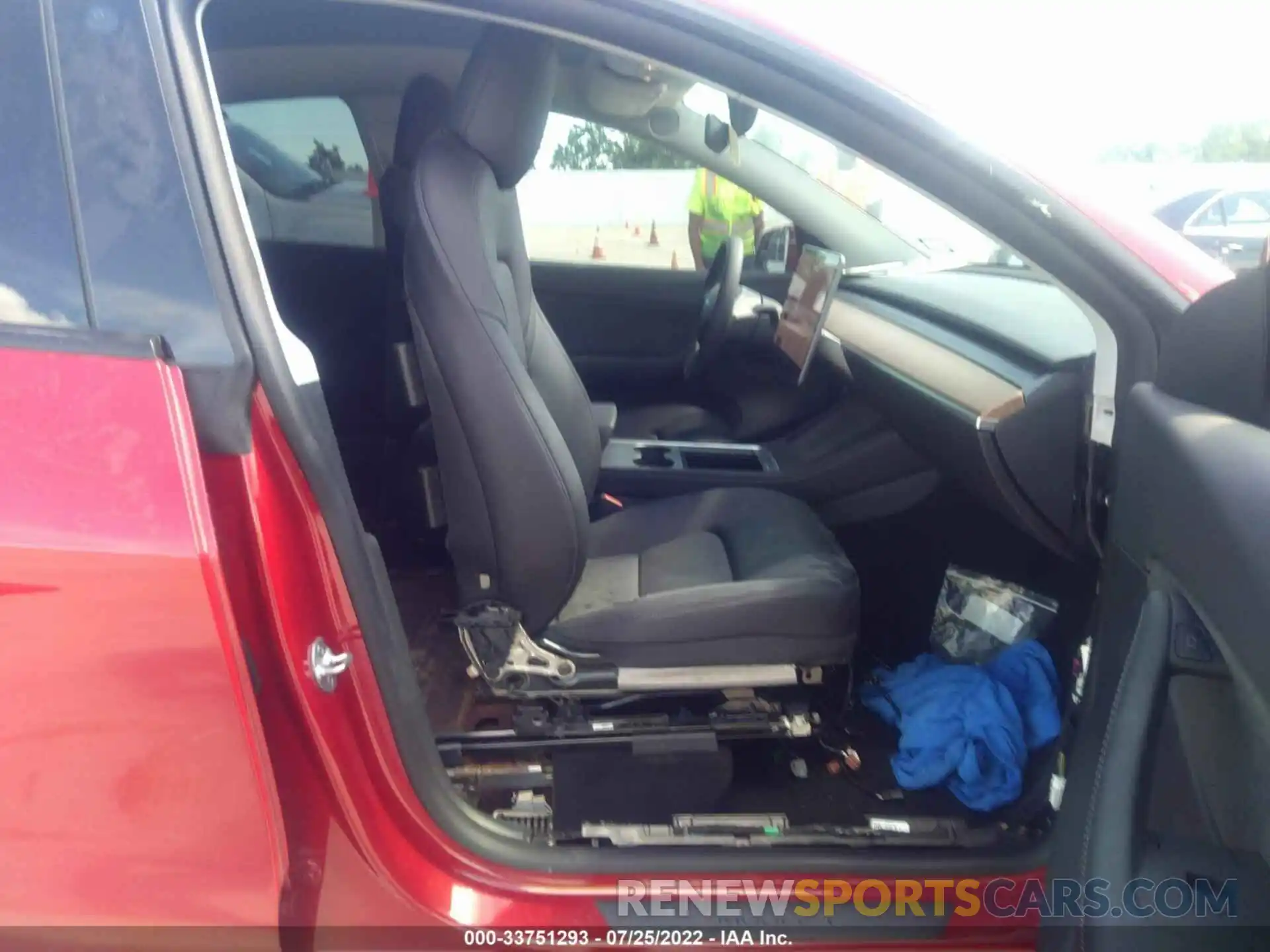 5 Photograph of a damaged car 7SAYGDEE0NF318979 TESLA MODEL Y 2022