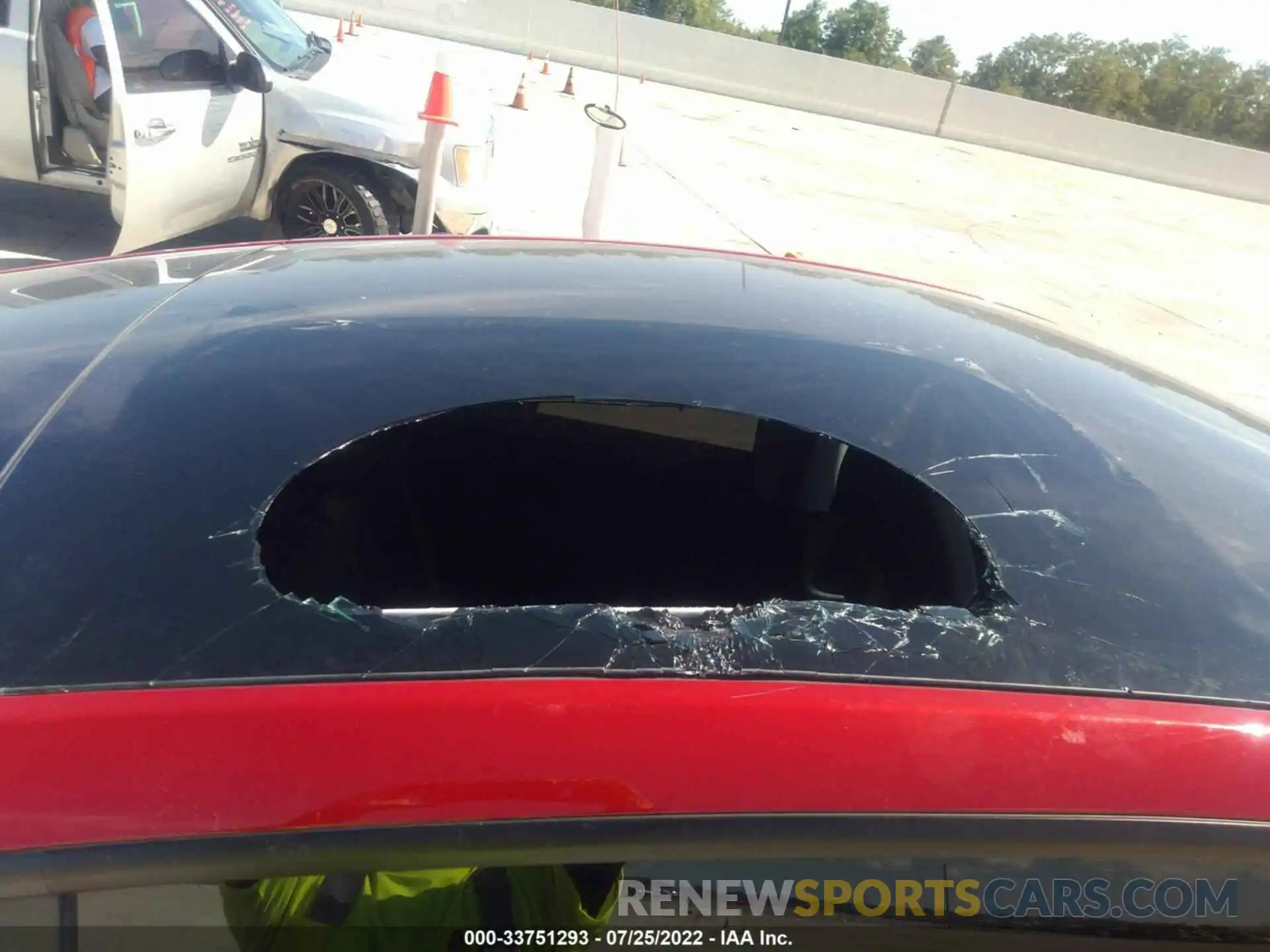 6 Photograph of a damaged car 7SAYGDEE0NF318979 TESLA MODEL Y 2022