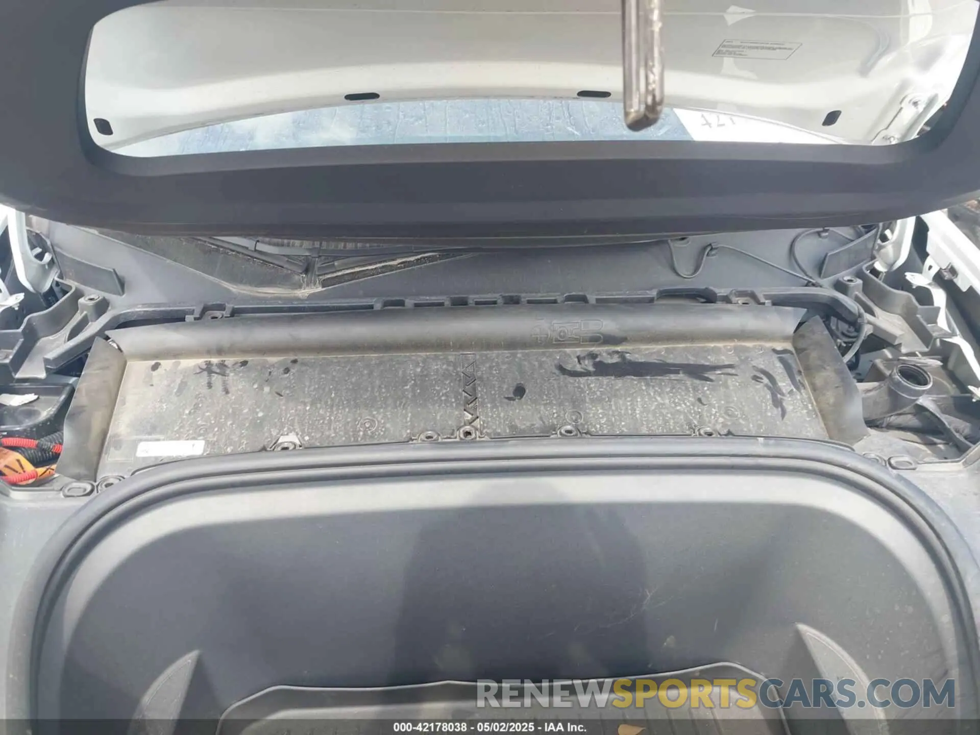 10 Photograph of a damaged car 7SAYGDEE0NF332610 TESLA MODEL Y 2022