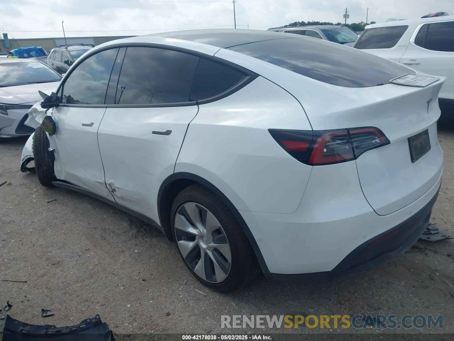 3 Photograph of a damaged car 7SAYGDEE0NF332610 TESLA MODEL Y 2022