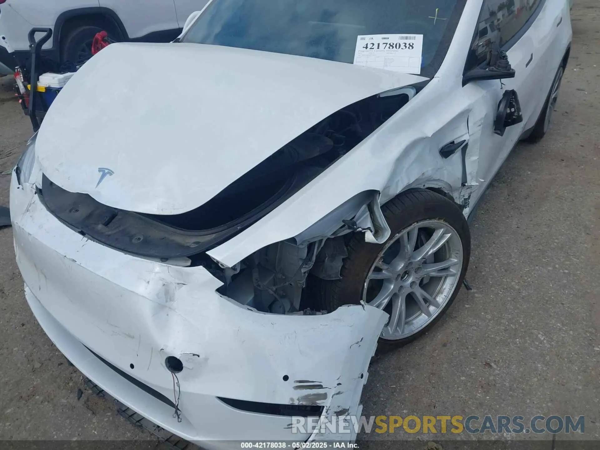6 Photograph of a damaged car 7SAYGDEE0NF332610 TESLA MODEL Y 2022