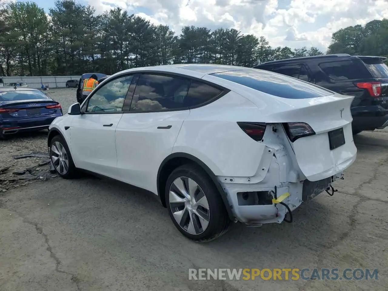 2 Photograph of a damaged car 7SAYGDEE0NF336088 TESLA MODEL Y 2022