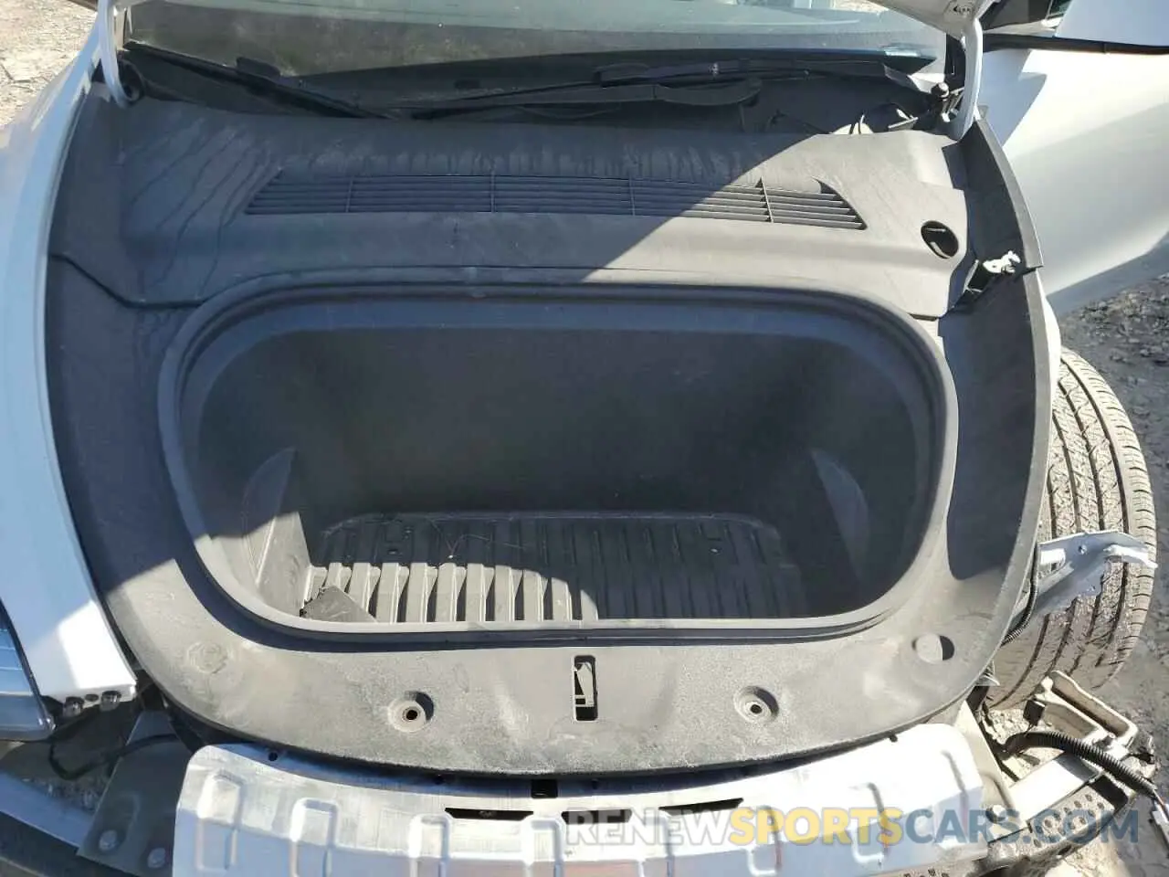 12 Photograph of a damaged car 7SAYGDEE0NF339363 TESLA MODEL Y 2022
