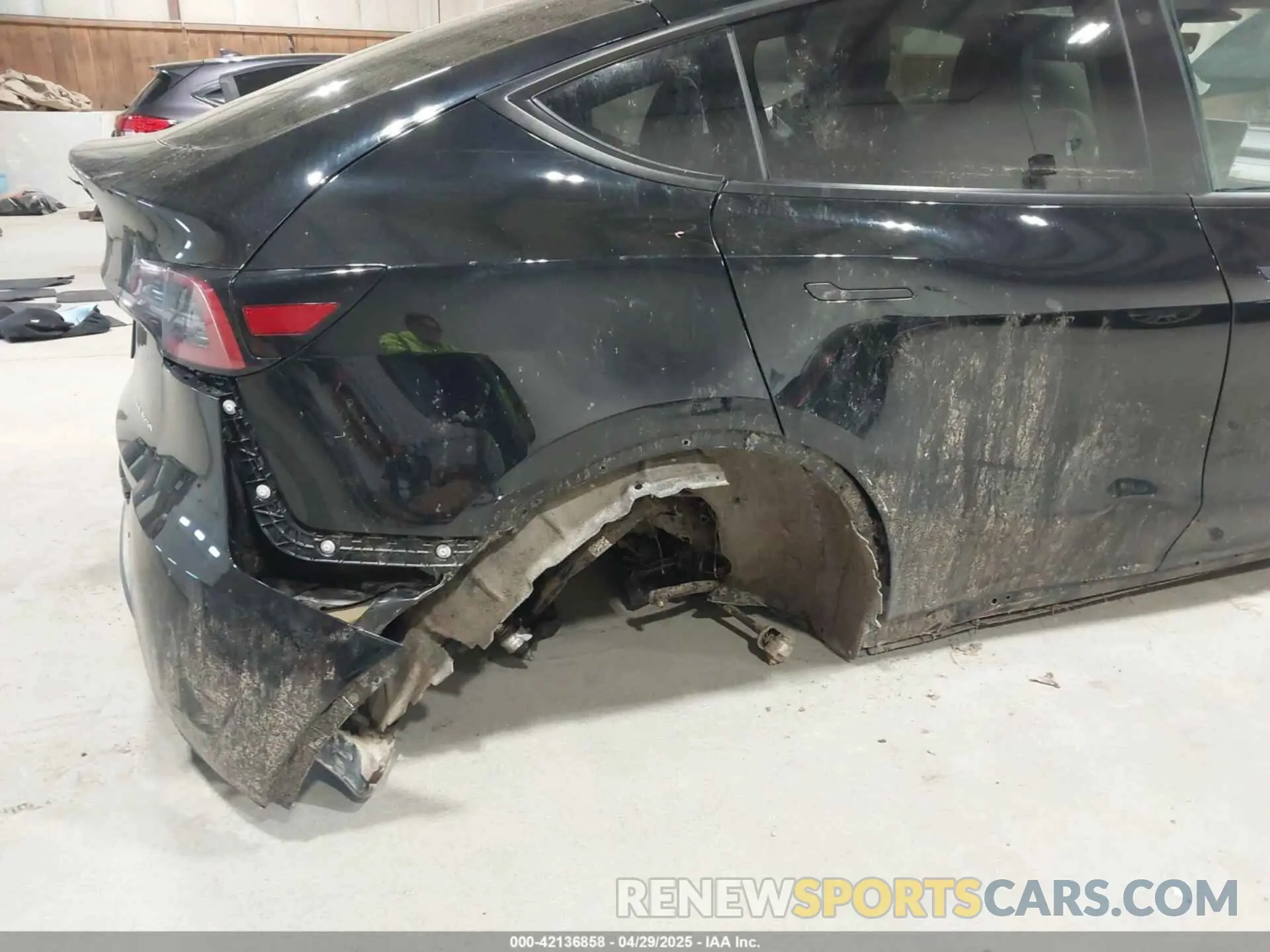 6 Photograph of a damaged car 7SAYGDEE0NF342215 TESLA MODEL Y 2022