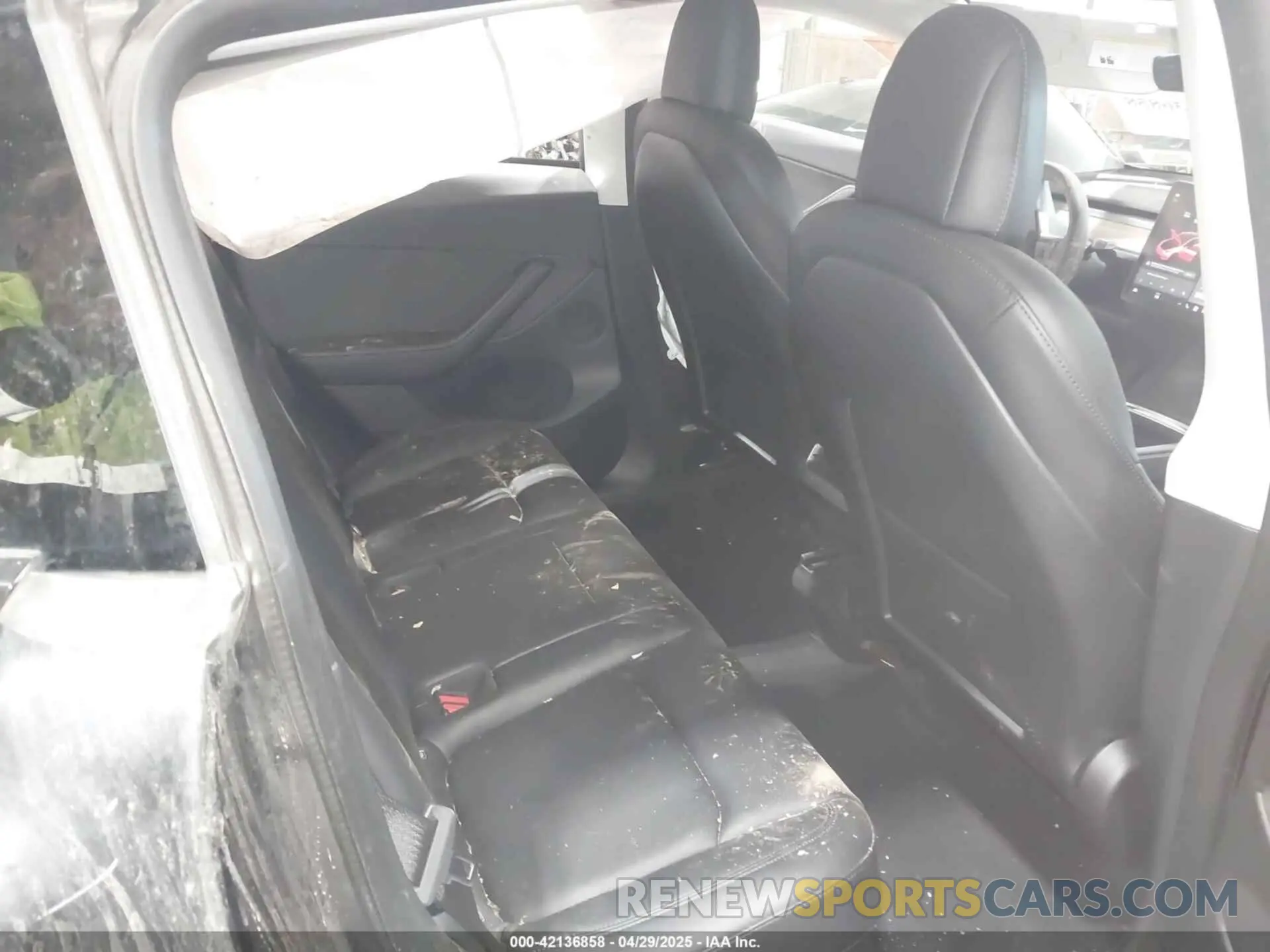 8 Photograph of a damaged car 7SAYGDEE0NF342215 TESLA MODEL Y 2022
