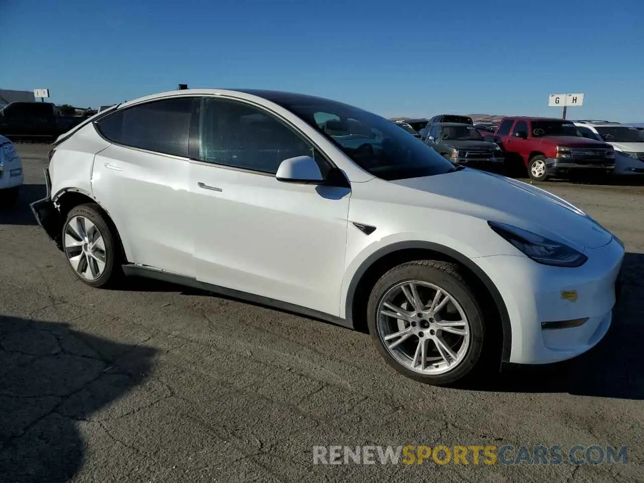 4 Photograph of a damaged car 7SAYGDEE0NF360312 TESLA MODEL Y 2022