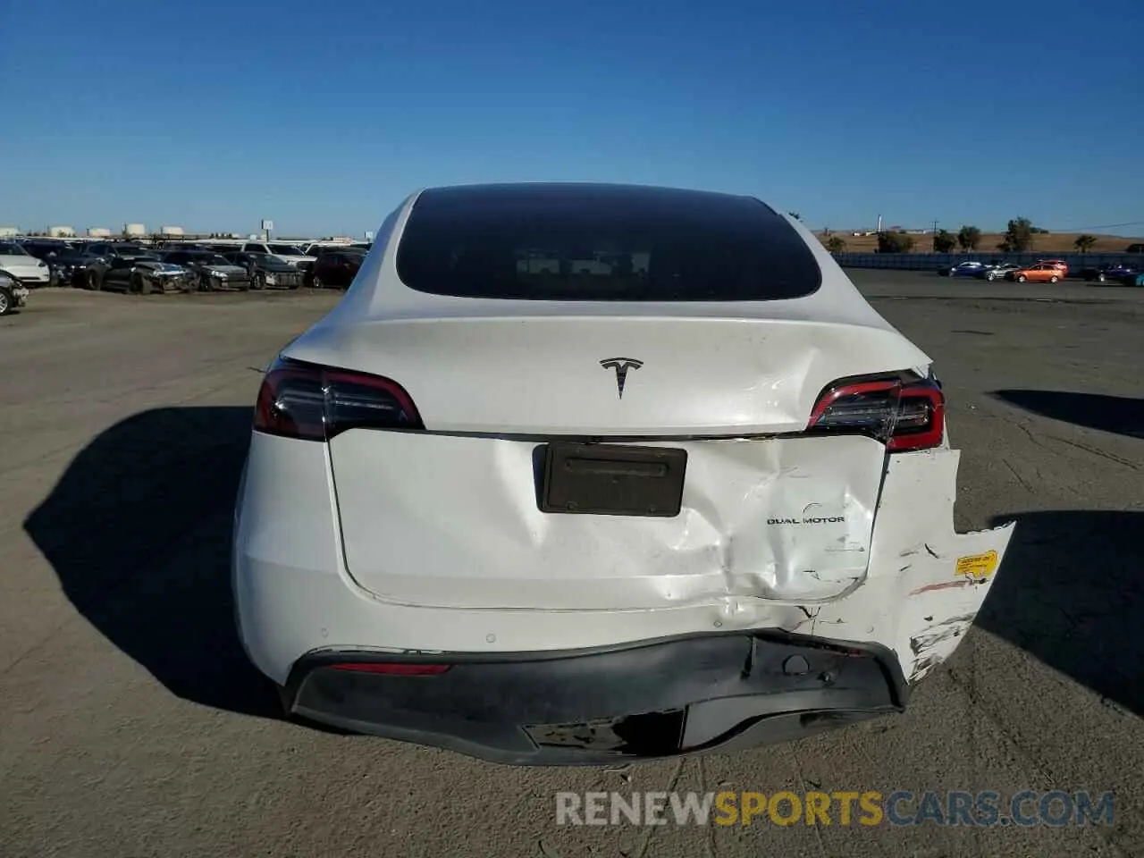 6 Photograph of a damaged car 7SAYGDEE0NF360312 TESLA MODEL Y 2022