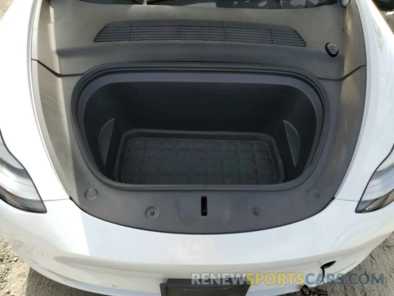 12 Photograph of a damaged car 7SAYGDEE0NF369799 TESLA MODEL Y 2022
