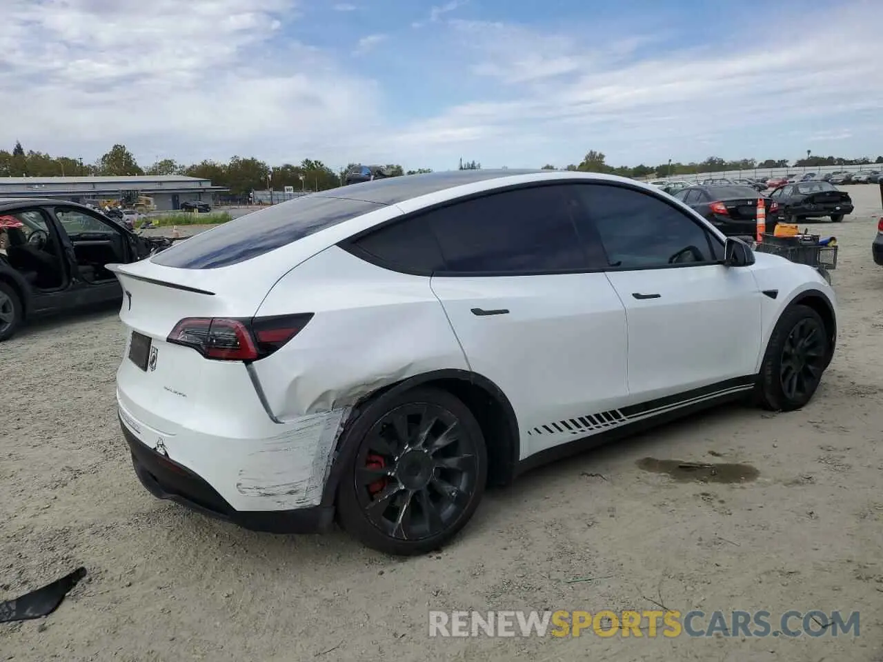 3 Photograph of a damaged car 7SAYGDEE0NF369799 TESLA MODEL Y 2022