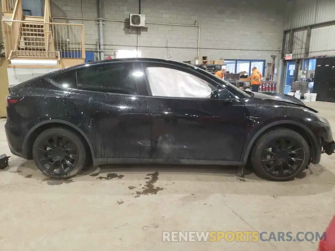 4 Photograph of a damaged car 7SAYGDEE0NF379443 TESLA MODEL Y 2022