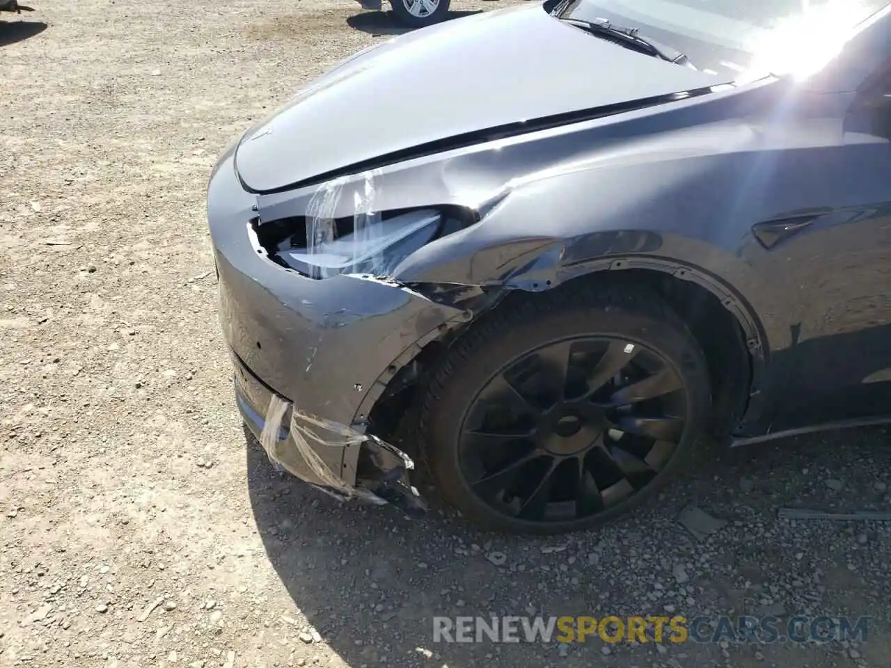 9 Photograph of a damaged car 7SAYGDEE0NF386568 TESLA MODEL Y 2022