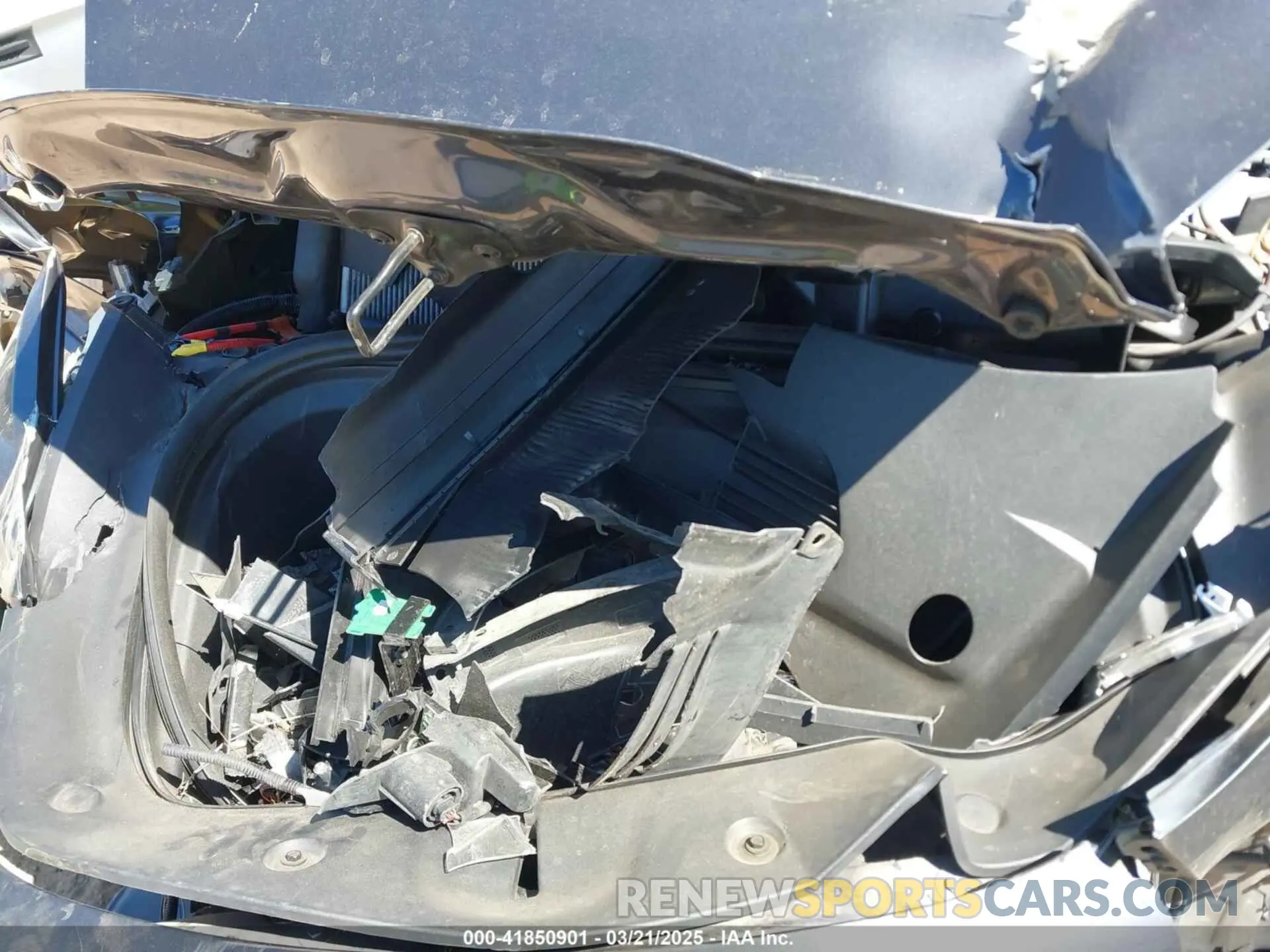 10 Photograph of a damaged car 7SAYGDEE0NF387512 TESLA MODEL Y 2022