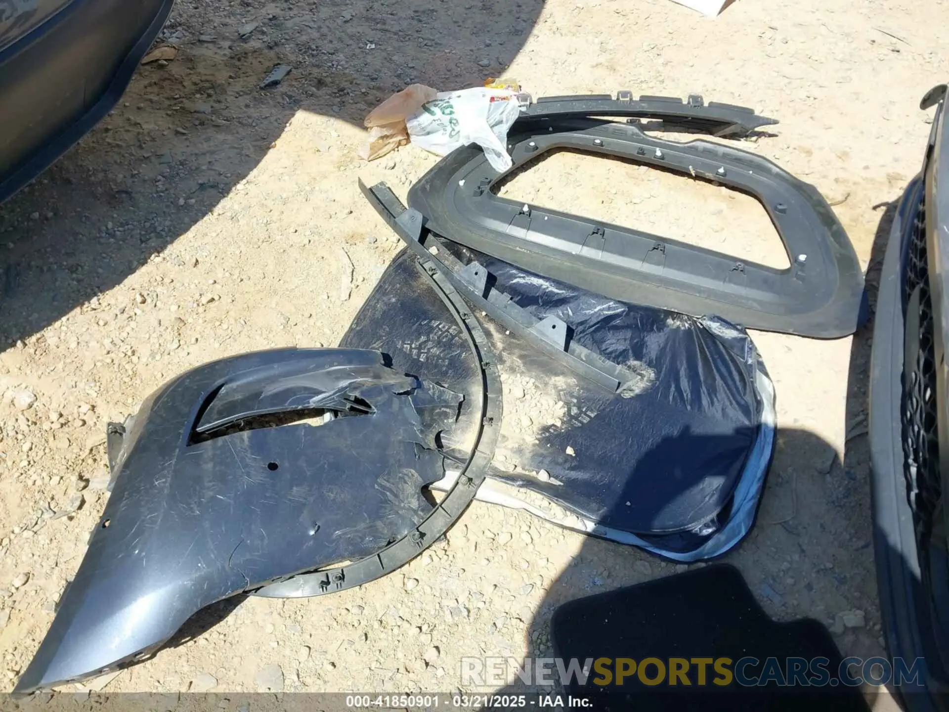 11 Photograph of a damaged car 7SAYGDEE0NF387512 TESLA MODEL Y 2022