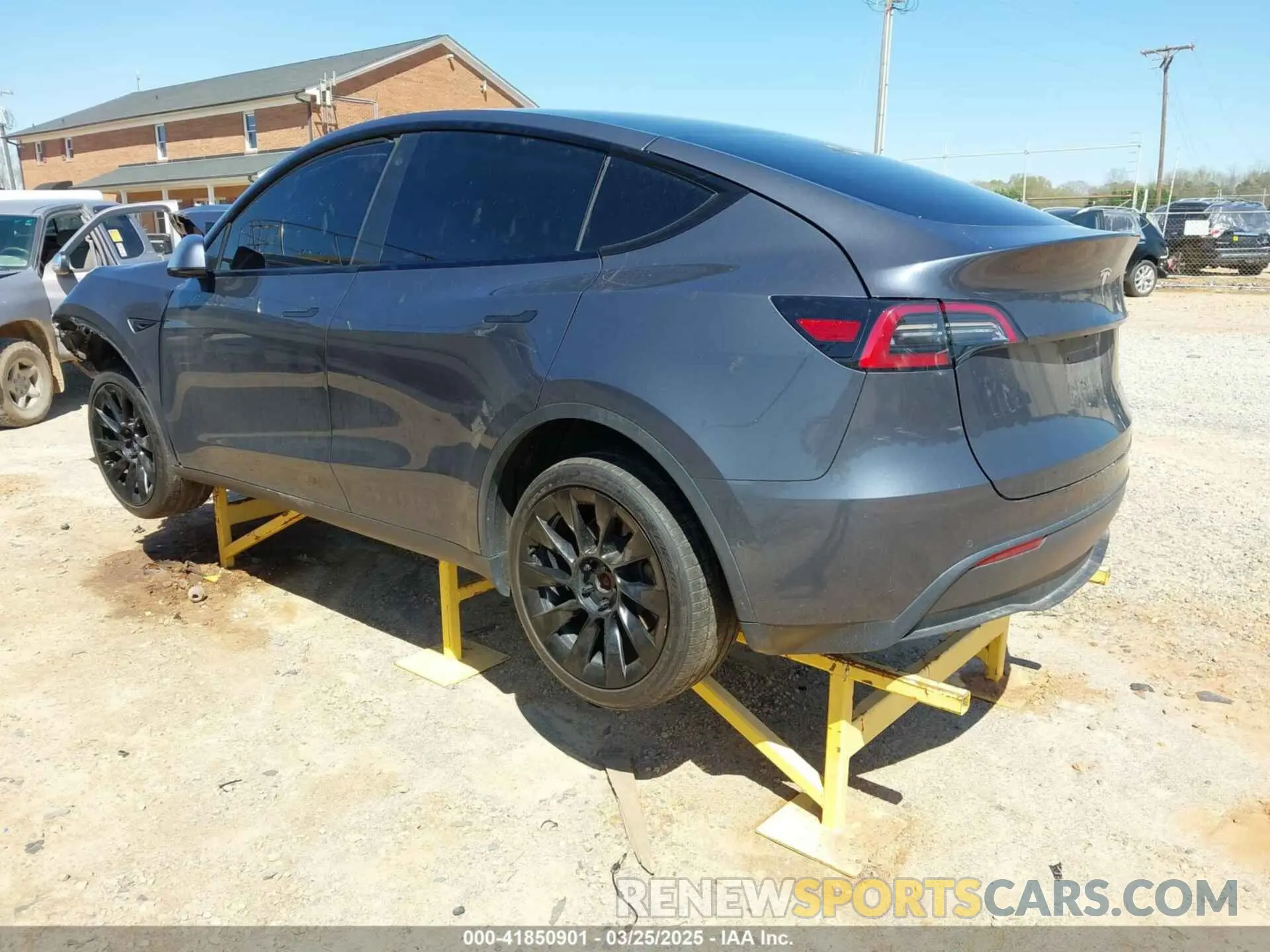 3 Photograph of a damaged car 7SAYGDEE0NF387512 TESLA MODEL Y 2022