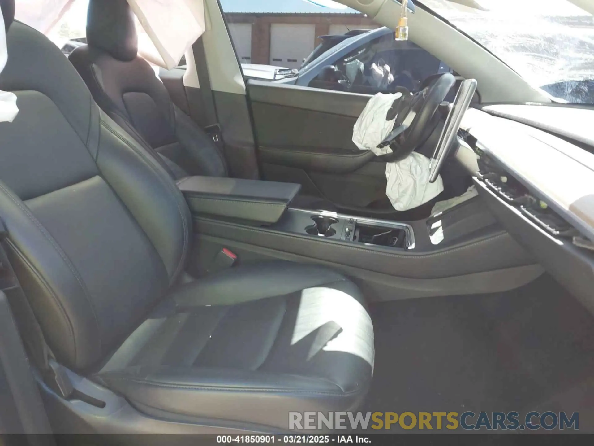 5 Photograph of a damaged car 7SAYGDEE0NF387512 TESLA MODEL Y 2022