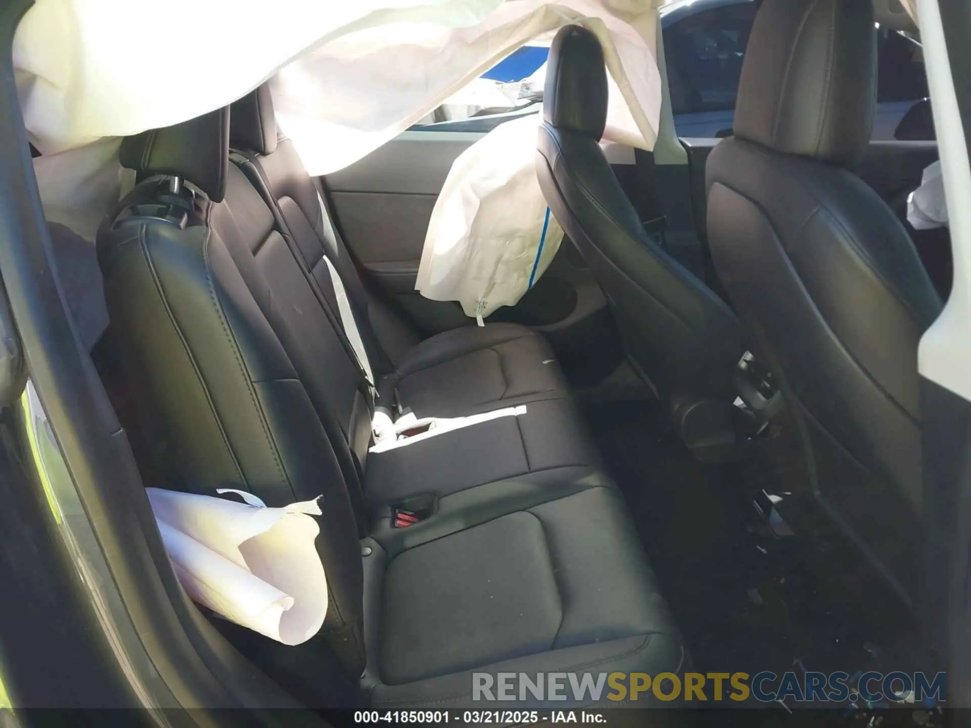 8 Photograph of a damaged car 7SAYGDEE0NF387512 TESLA MODEL Y 2022
