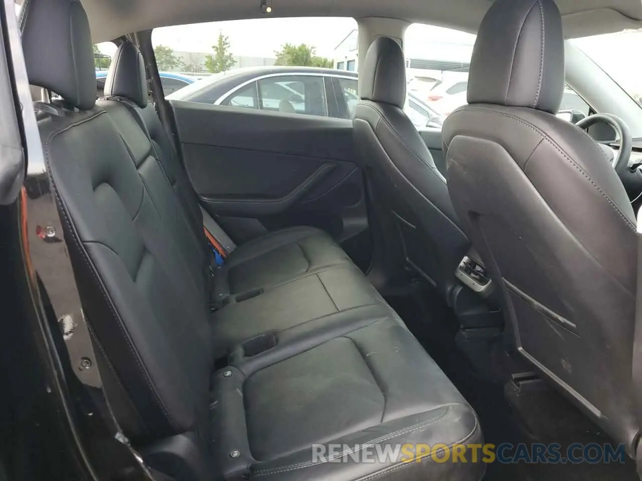 10 Photograph of a damaged car 7SAYGDEE0NF392774 TESLA MODEL Y 2022