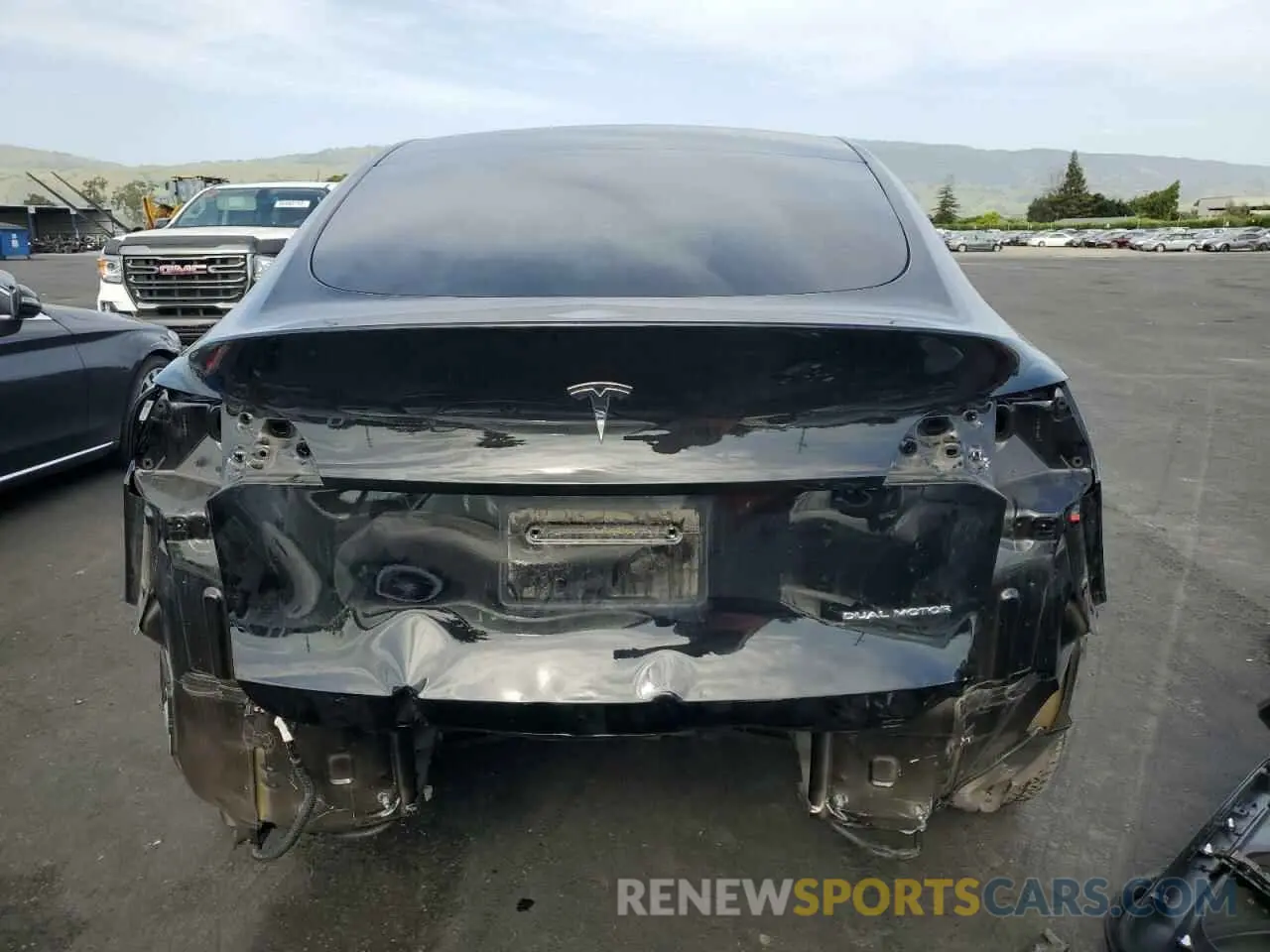 6 Photograph of a damaged car 7SAYGDEE0NF392774 TESLA MODEL Y 2022