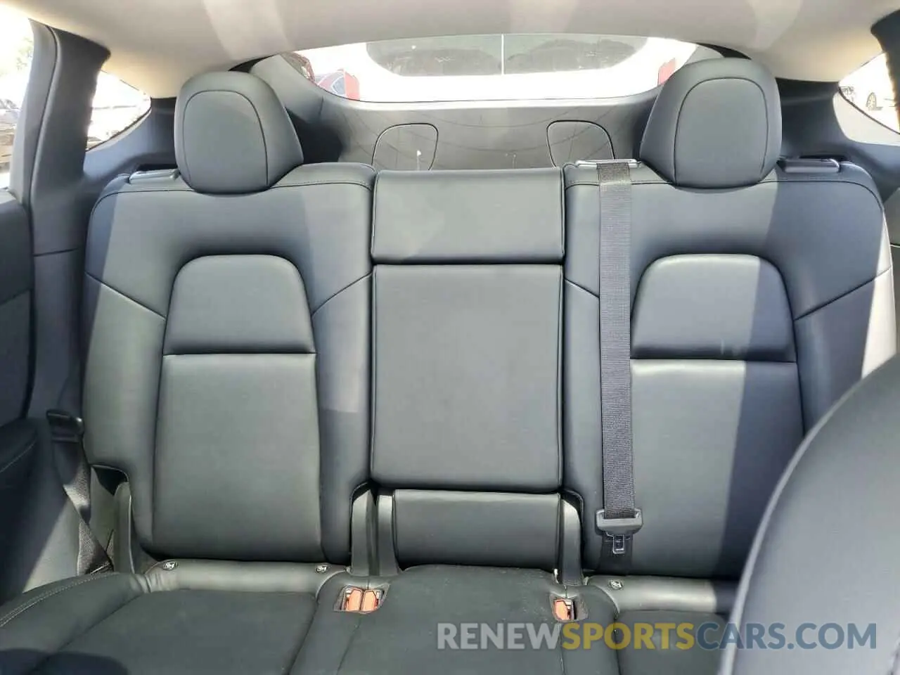 10 Photograph of a damaged car 7SAYGDEE0NF394105 TESLA MODEL Y 2022