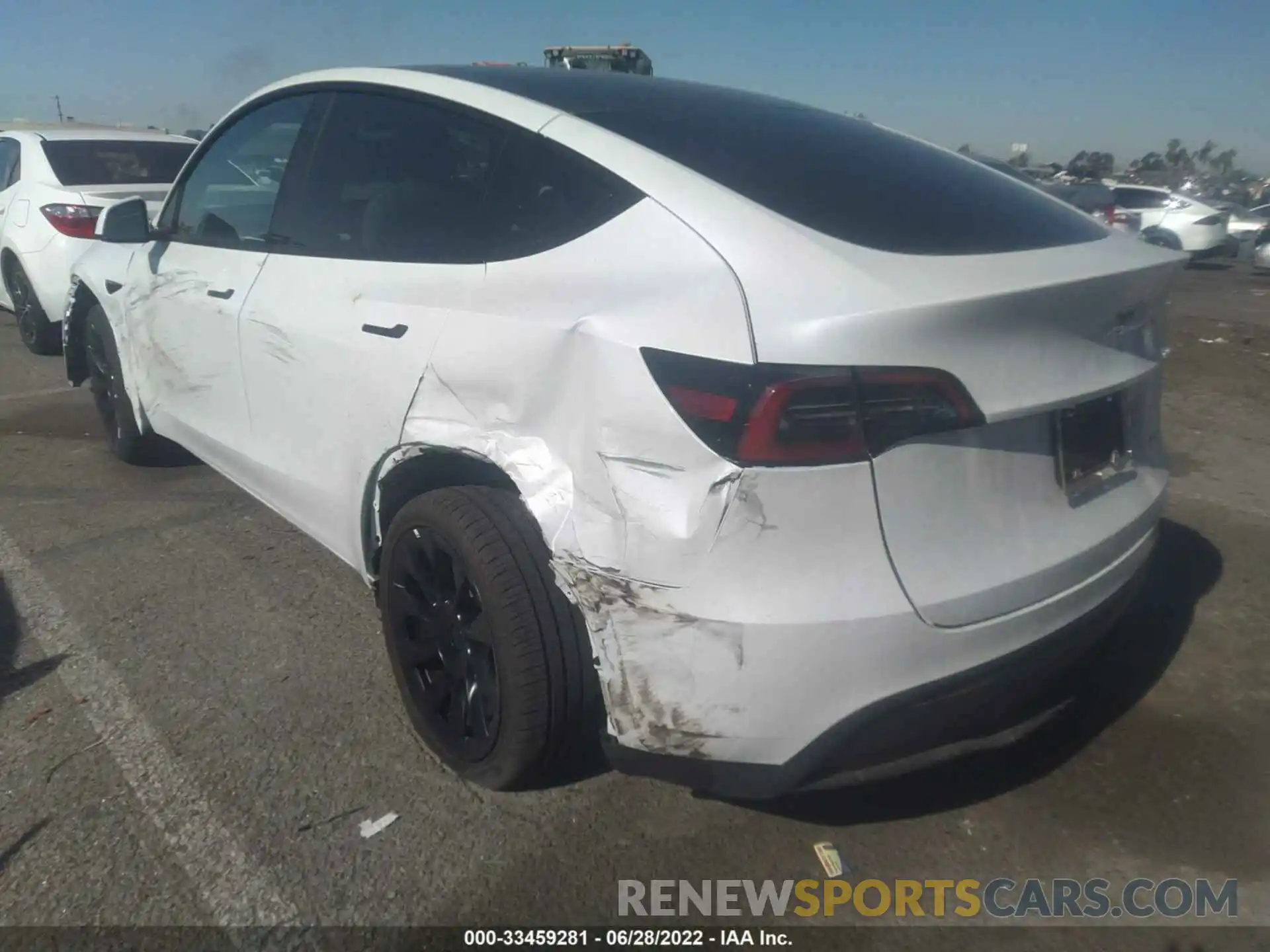 3 Photograph of a damaged car 7SAYGDEE0NF409637 TESLA MODEL Y 2022