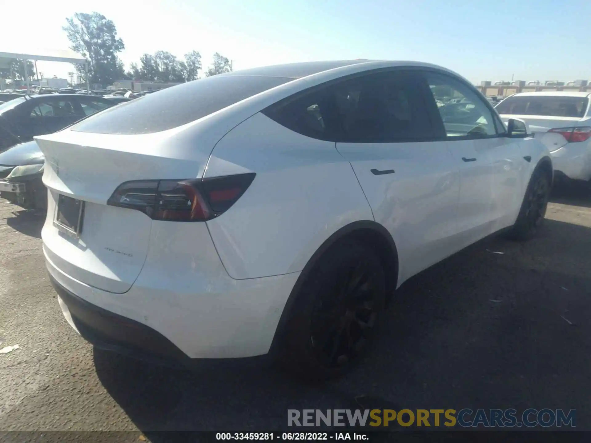 4 Photograph of a damaged car 7SAYGDEE0NF409637 TESLA MODEL Y 2022