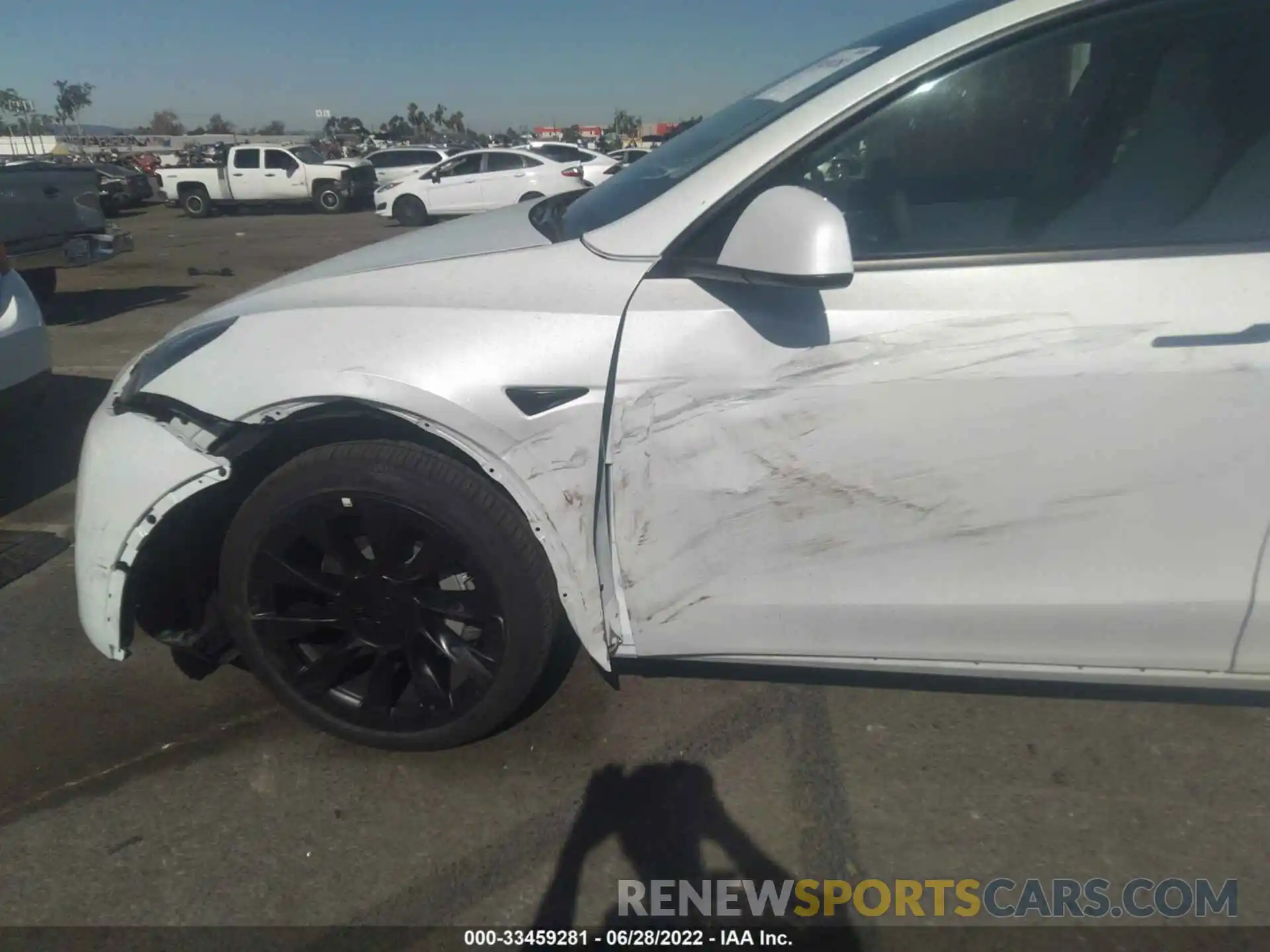 6 Photograph of a damaged car 7SAYGDEE0NF409637 TESLA MODEL Y 2022