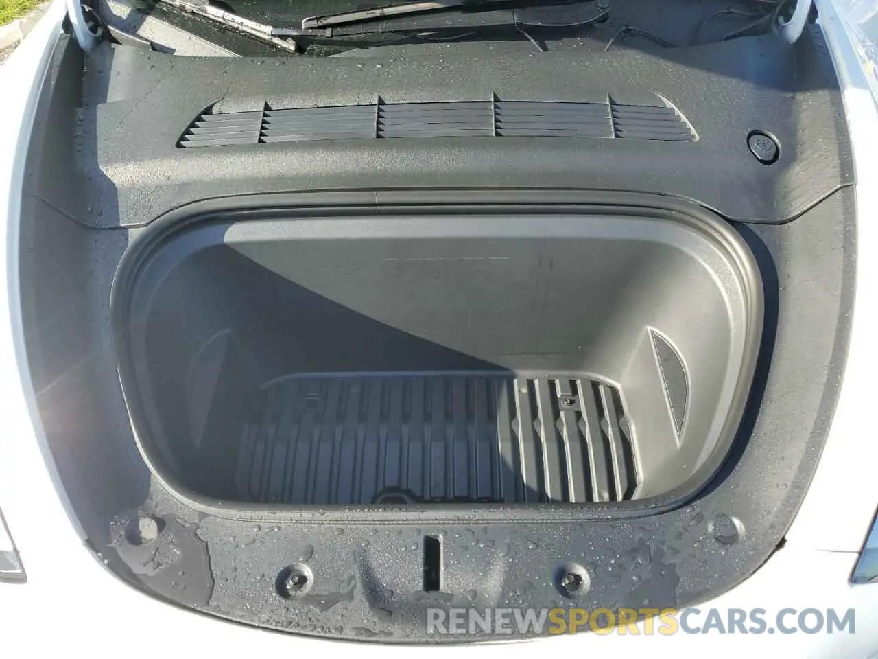 11 Photograph of a damaged car 7SAYGDEE0NF419214 TESLA MODEL Y 2022