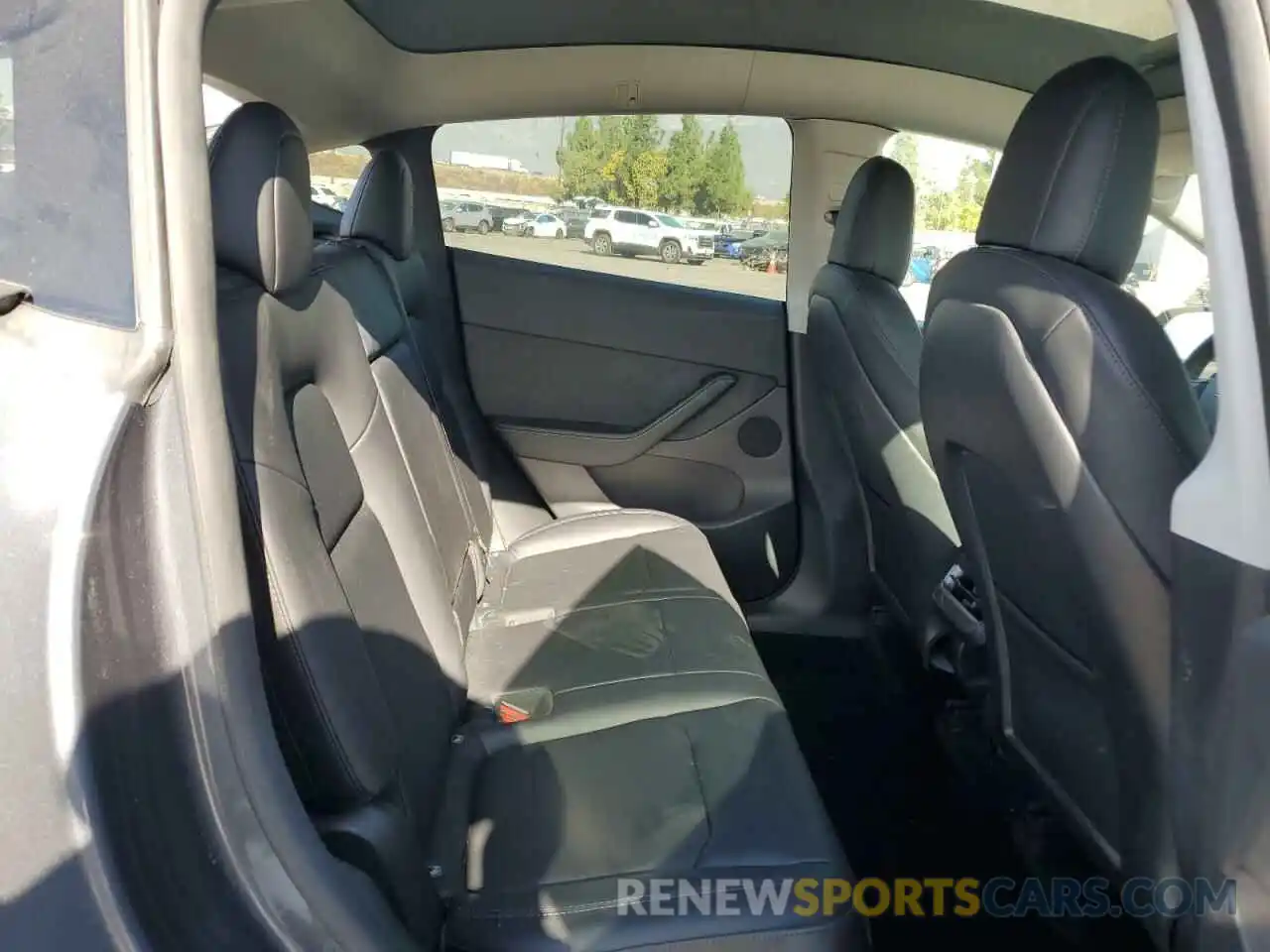 10 Photograph of a damaged car 7SAYGDEE0NF423232 TESLA MODEL Y 2022