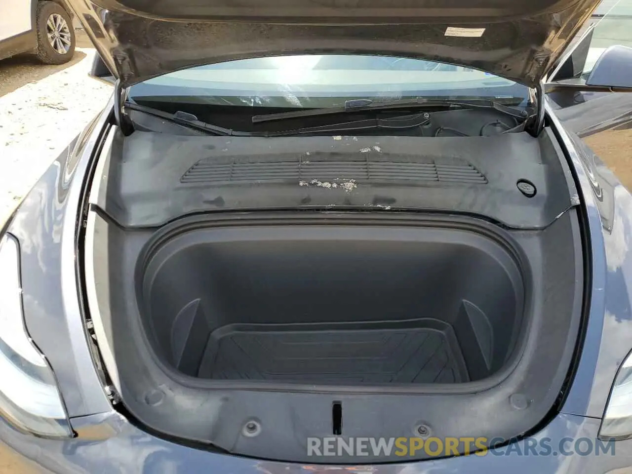 11 Photograph of a damaged car 7SAYGDEE0NF428446 TESLA MODEL Y 2022