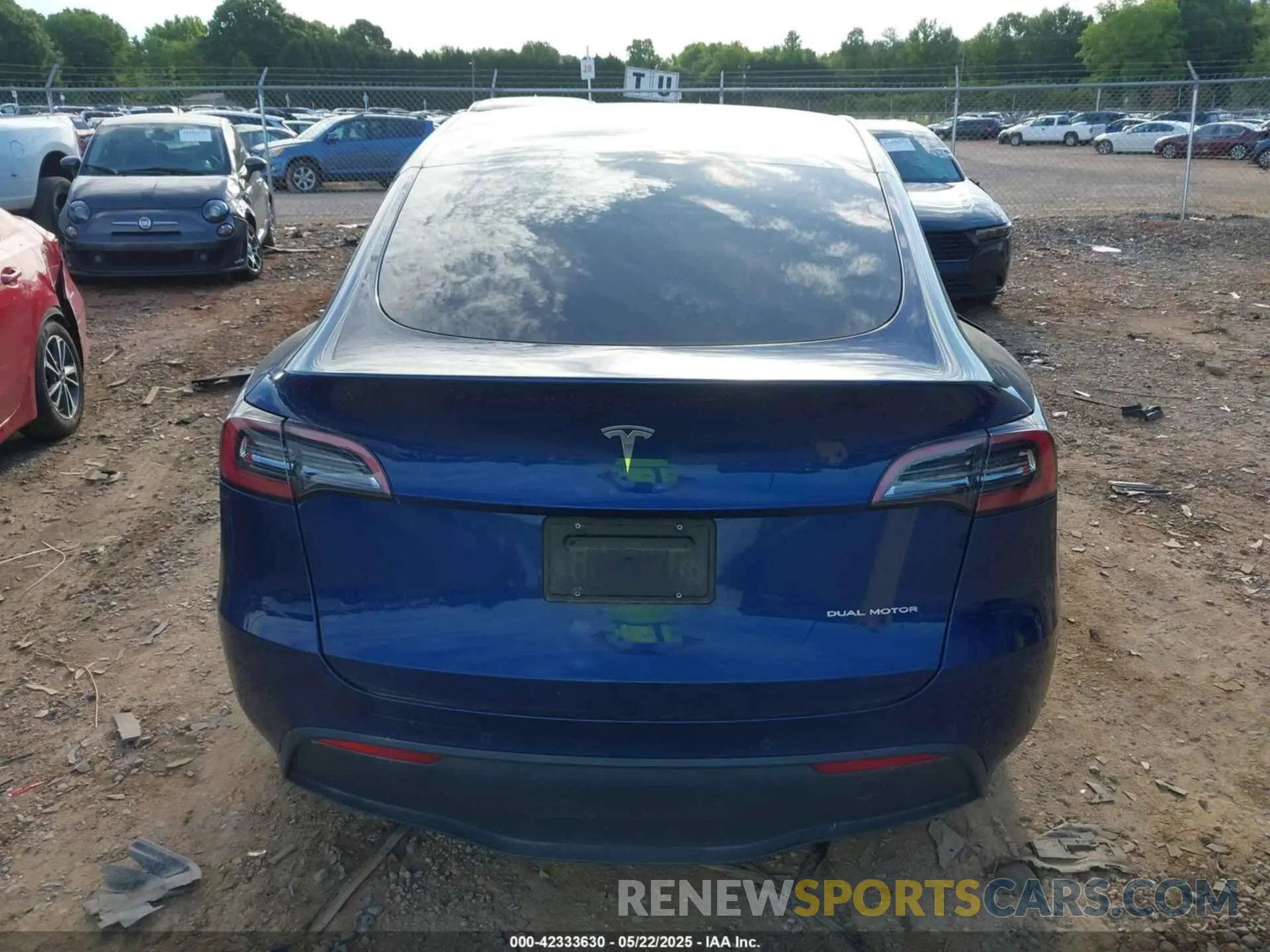 16 Photograph of a damaged car 7SAYGDEE0NF429399 TESLA MODEL Y 2022