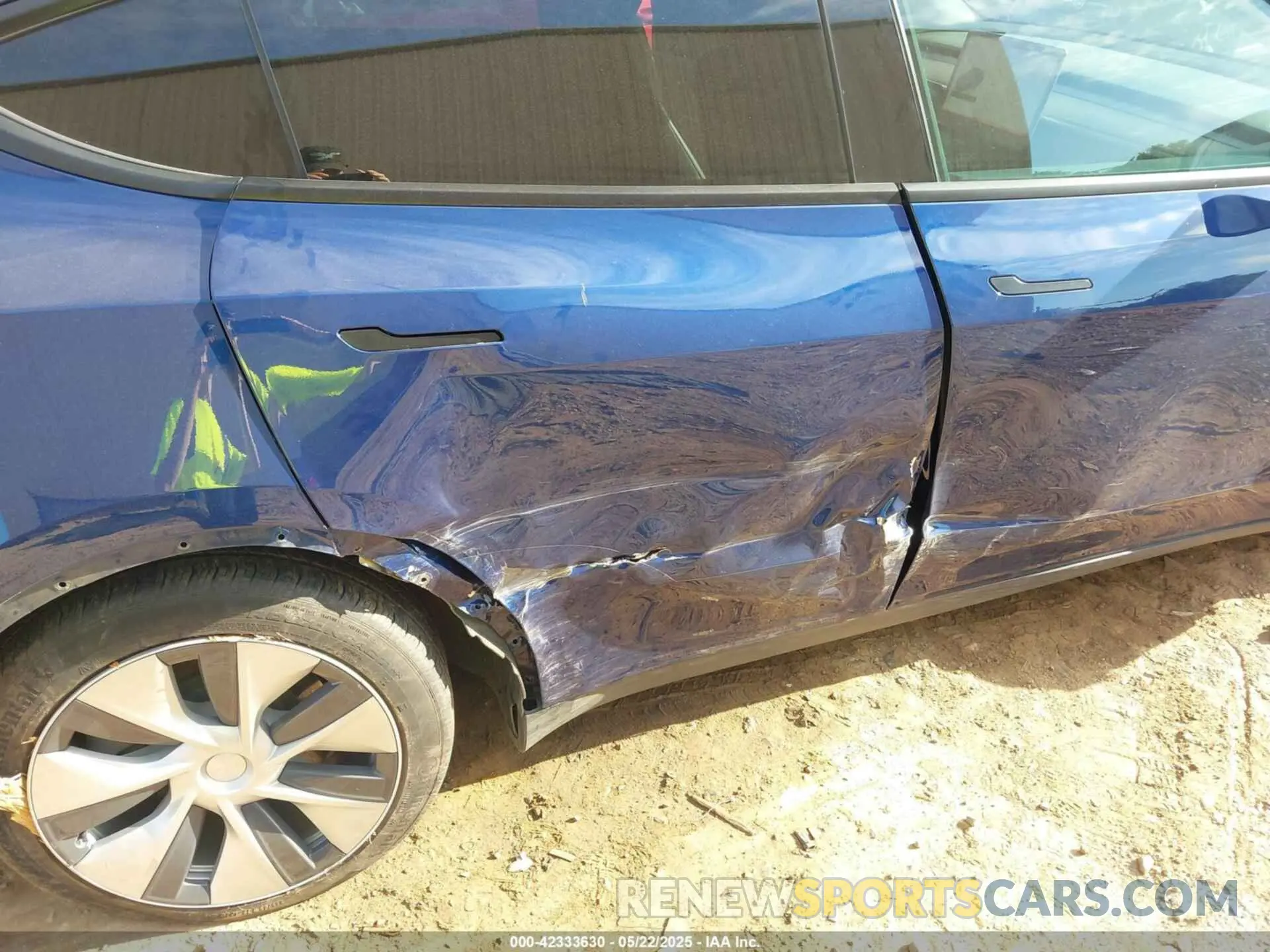 6 Photograph of a damaged car 7SAYGDEE0NF429399 TESLA MODEL Y 2022