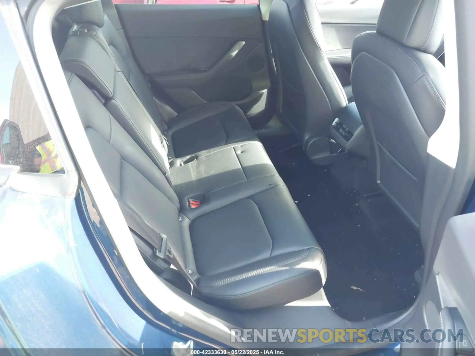 8 Photograph of a damaged car 7SAYGDEE0NF429399 TESLA MODEL Y 2022