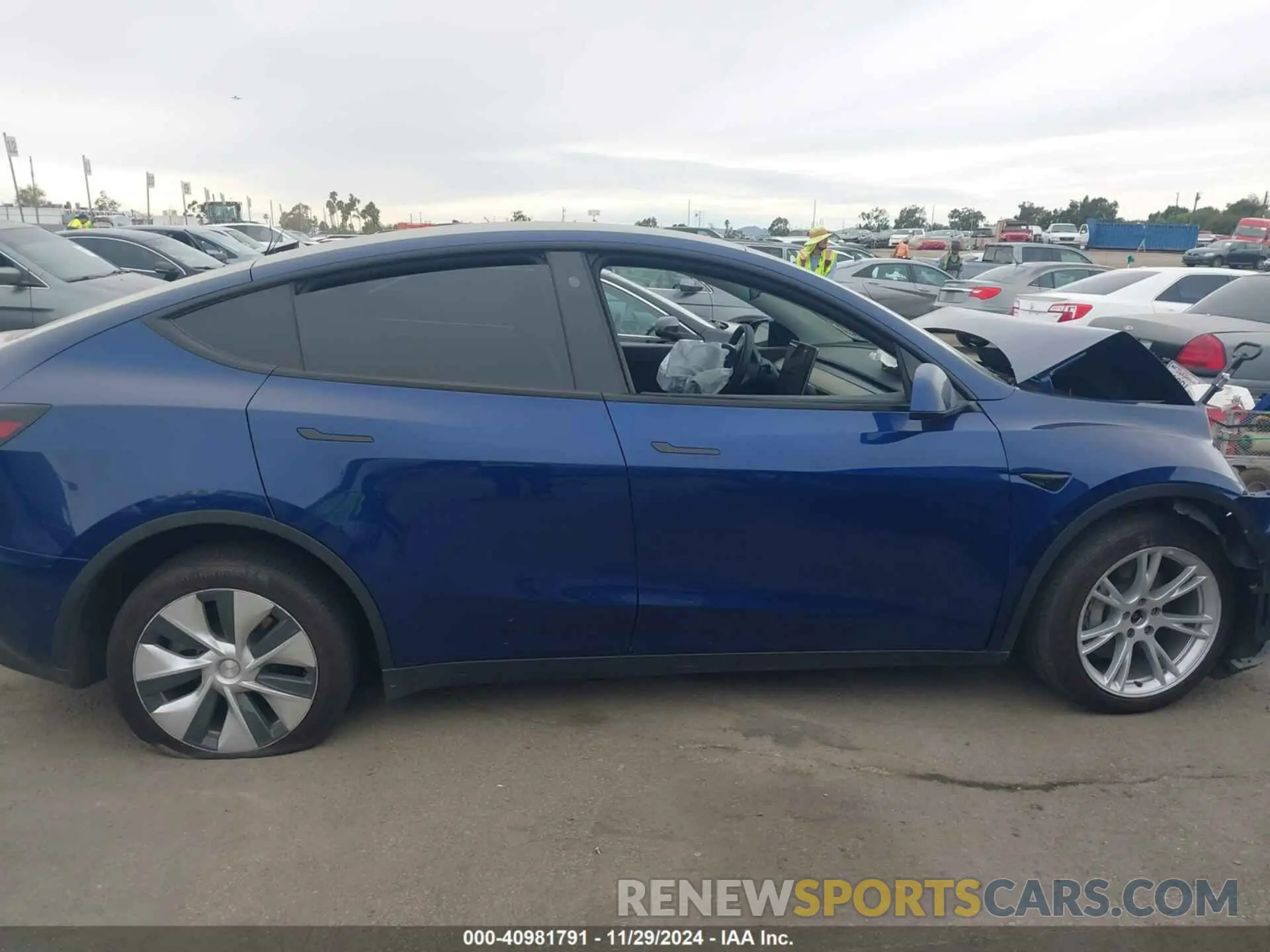 12 Photograph of a damaged car 7SAYGDEE0NF439009 TESLA MODEL Y 2022