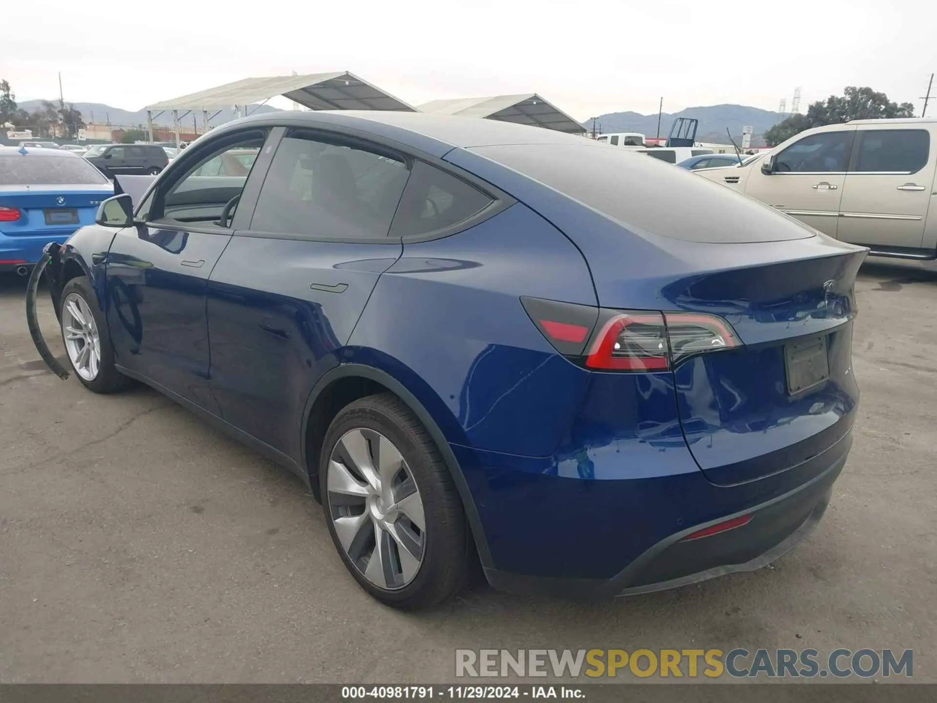 3 Photograph of a damaged car 7SAYGDEE0NF439009 TESLA MODEL Y 2022