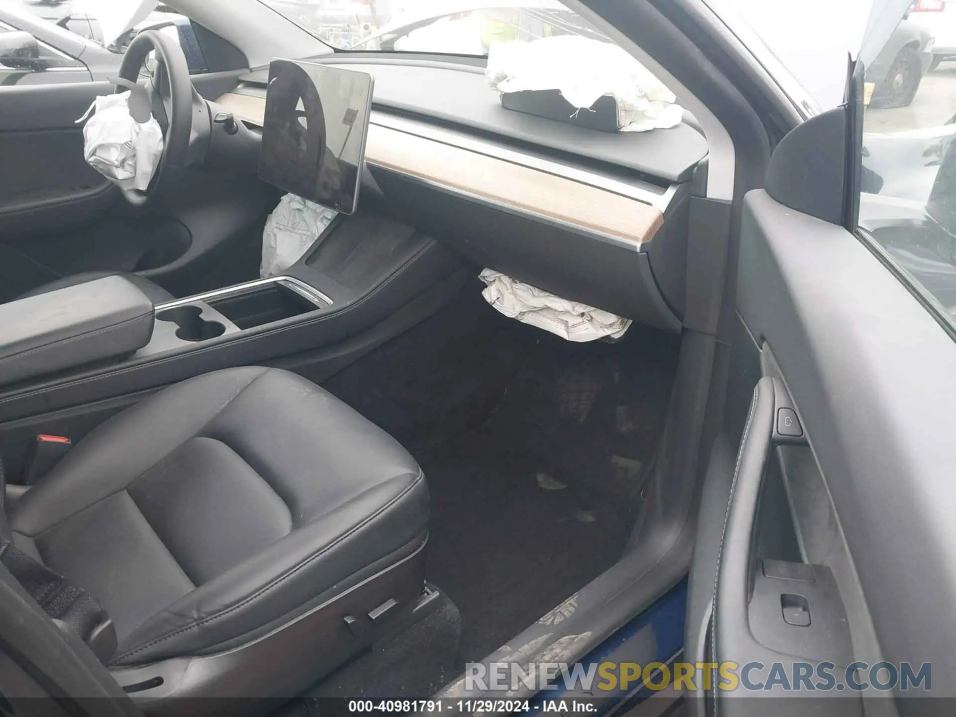 5 Photograph of a damaged car 7SAYGDEE0NF439009 TESLA MODEL Y 2022