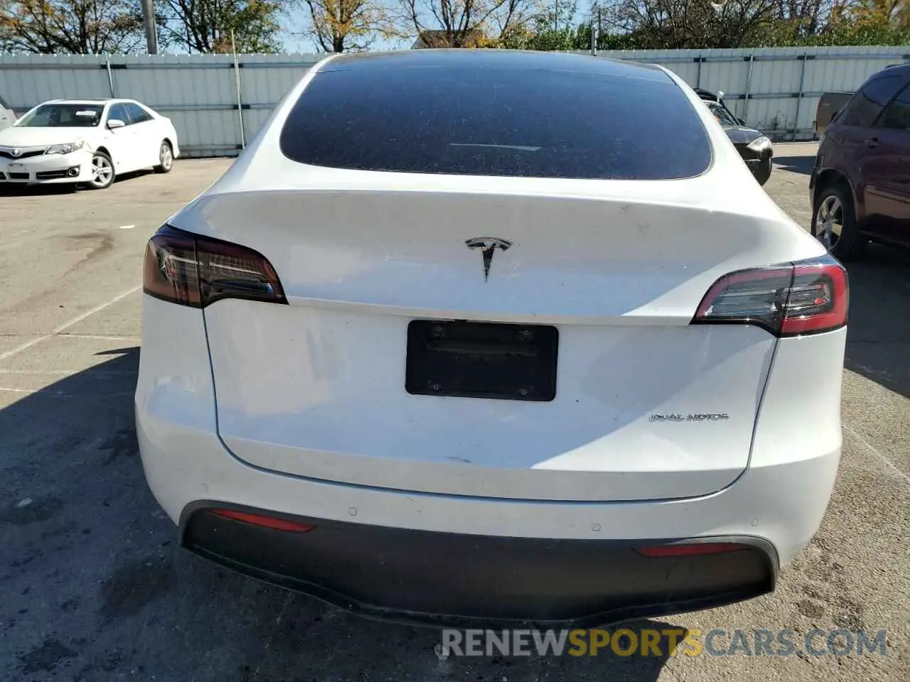 6 Photograph of a damaged car 7SAYGDEE0NF458272 TESLA MODEL Y 2022