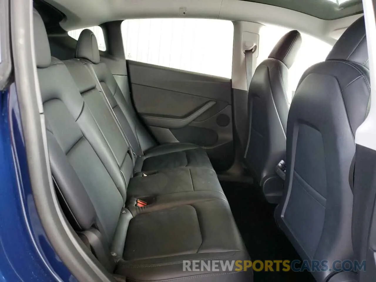 10 Photograph of a damaged car 7SAYGDEE0NF480174 TESLA MODEL Y 2022